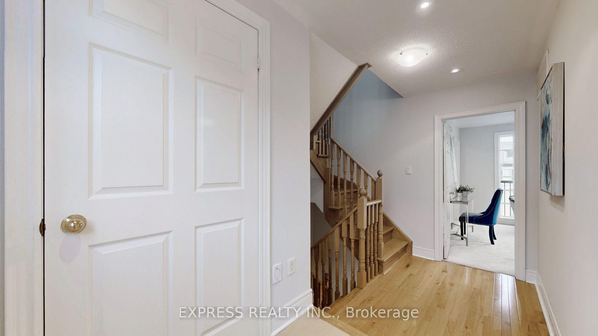 Photo 33 of 7 Mackenzie's Stand Avenue, Markham, Unionville — HOMEH
