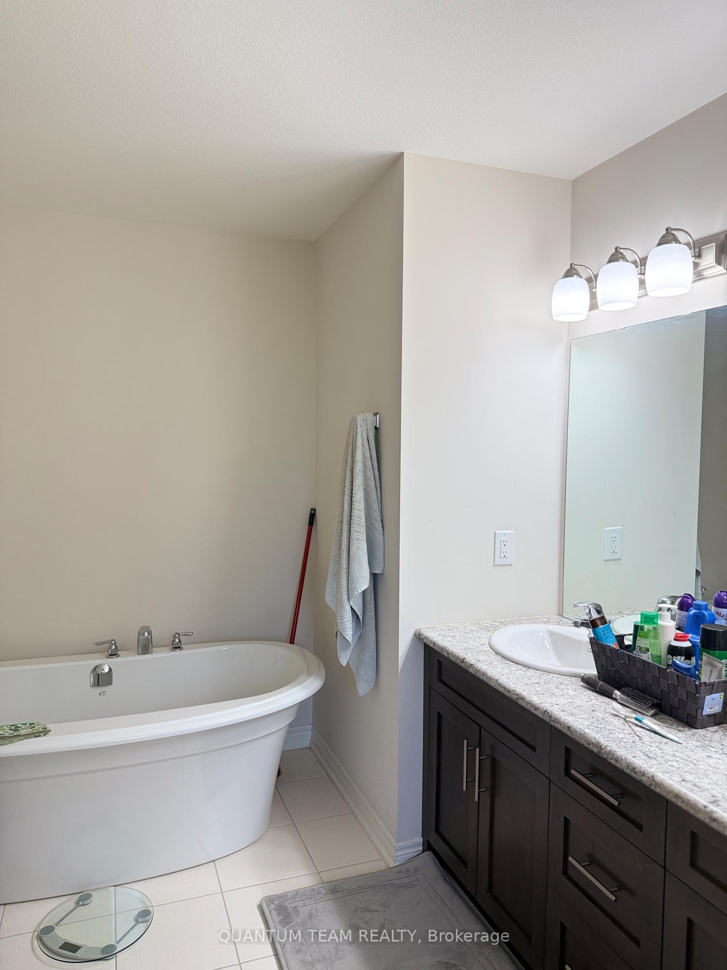 Photo 26 of Unit Upper, 7557 Lionshead Avenue, Niagara Falls, Oldfield — HOMEH