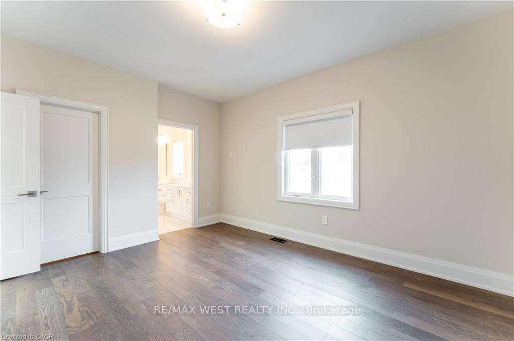 Photo 23 of 119 Jay Street, North York, Maple Leaf — HOMEH