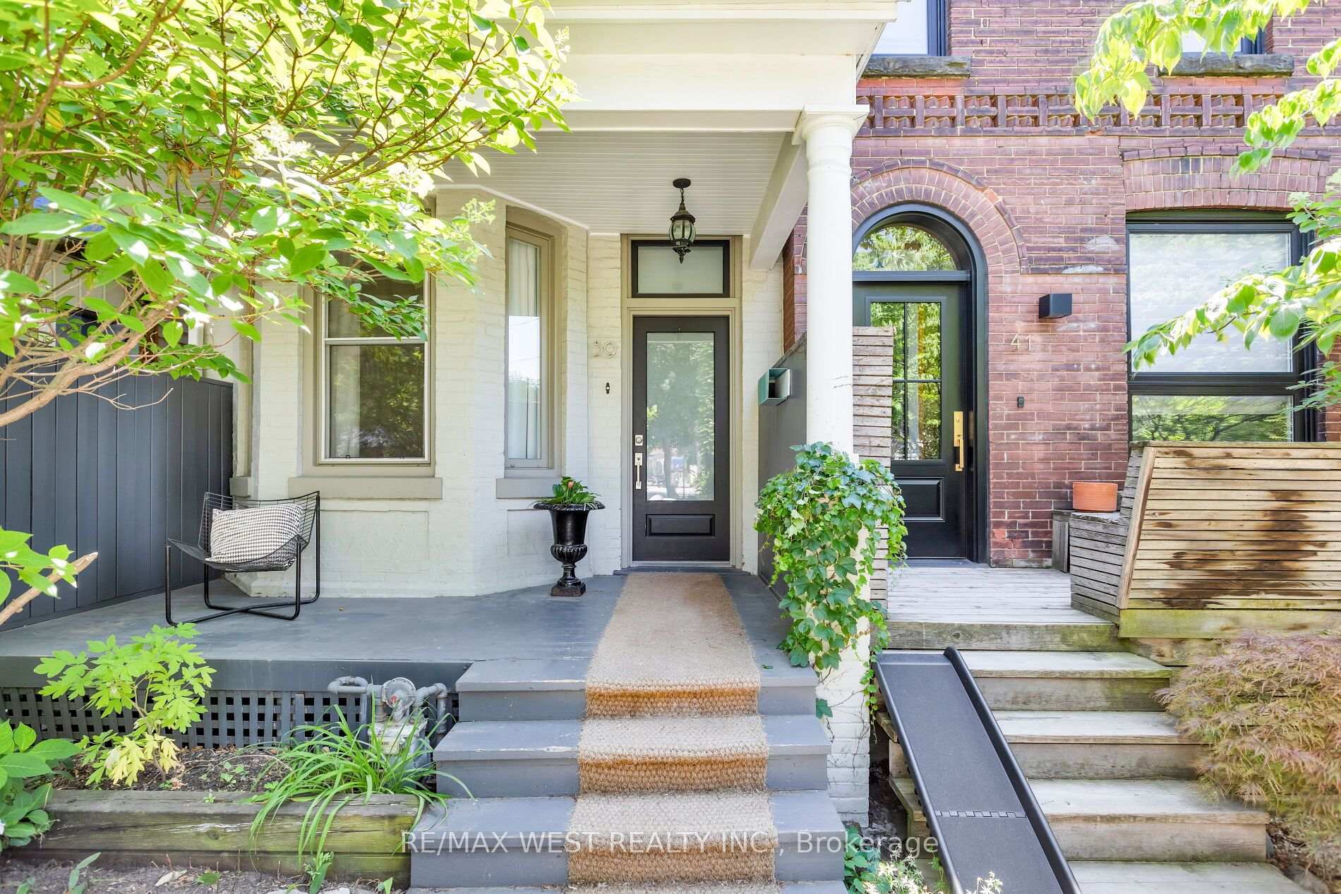 Photo 2 of 39 Shirley Street, Toronto, Little Portugal — HOMEH