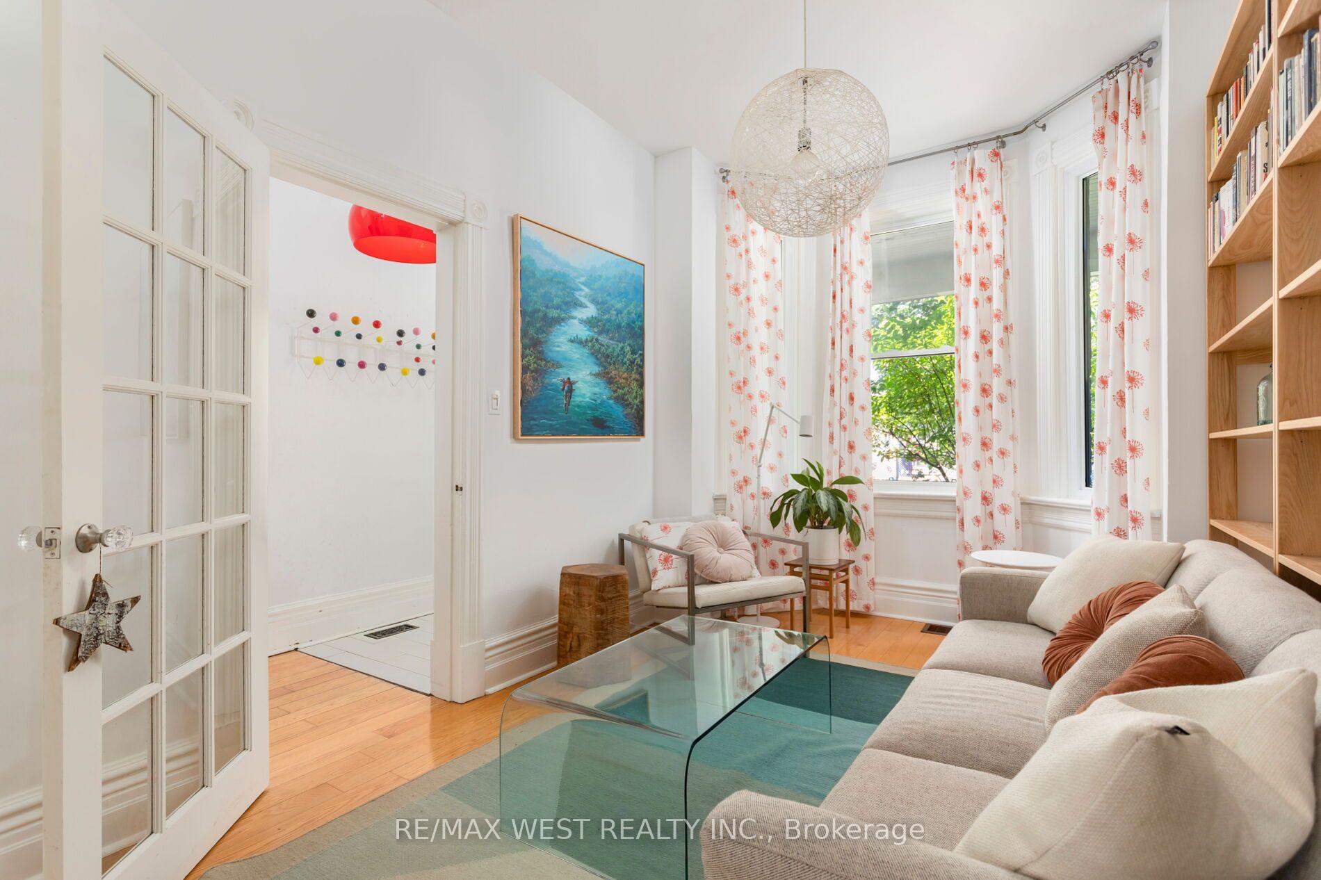 Photo 5 of 39 Shirley Street, Toronto, Little Portugal — HOMEH