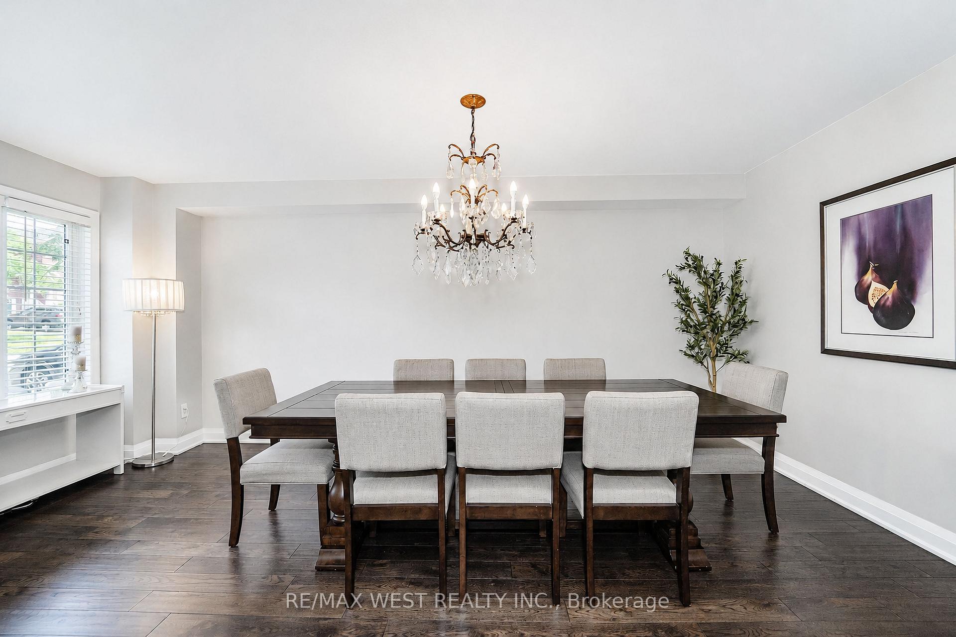 Photo 4 of 41 Knapton Drive, Newmarket, Woodland Hill — HOMEH