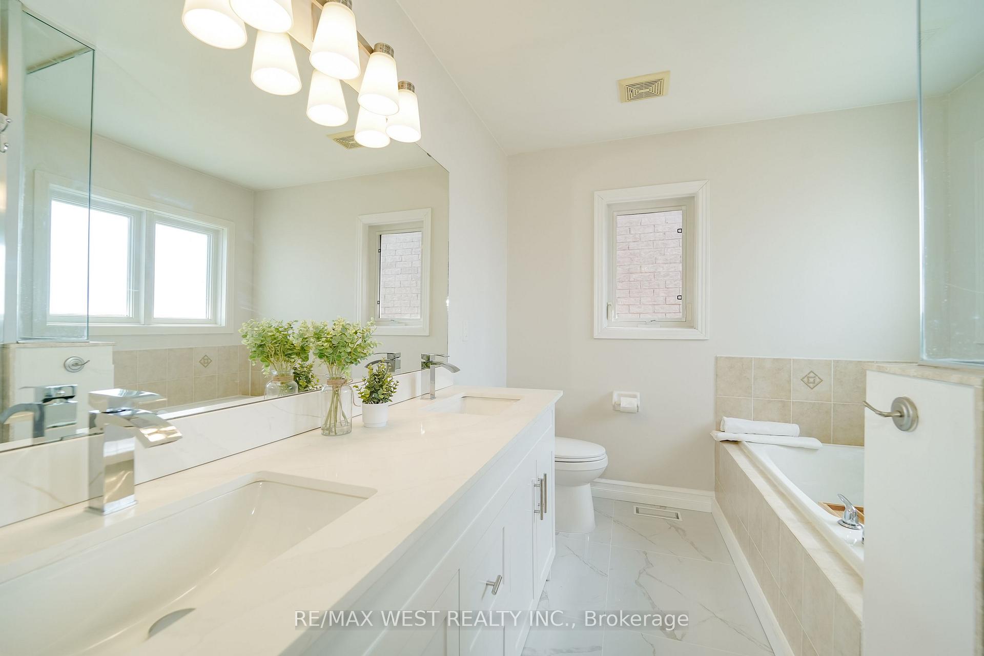 Photo 7 of 41 Knapton Drive, Newmarket, Woodland Hill — HOMEH