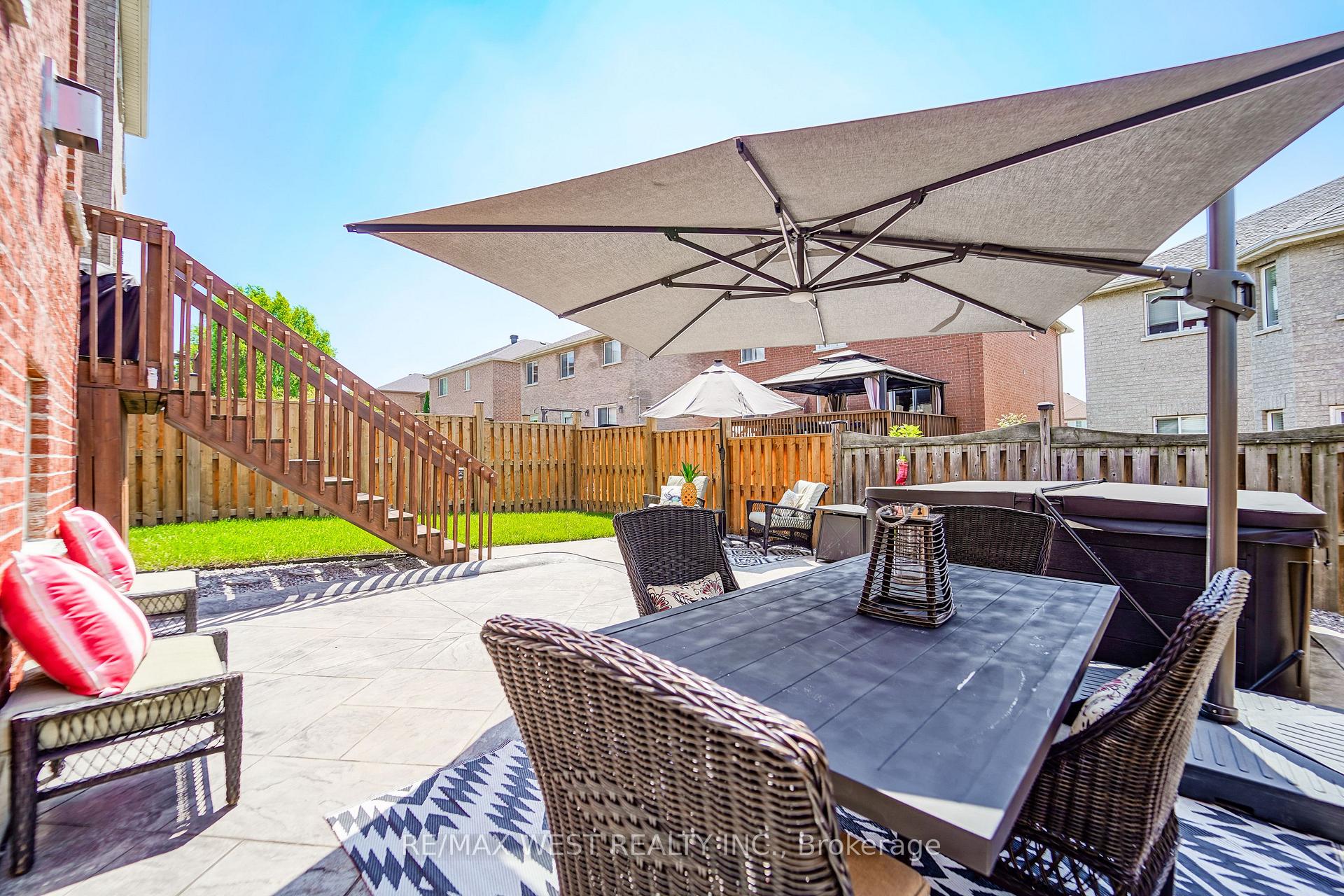 Photo 14 of 41 Knapton Drive, Newmarket, Woodland Hill — HOMEH