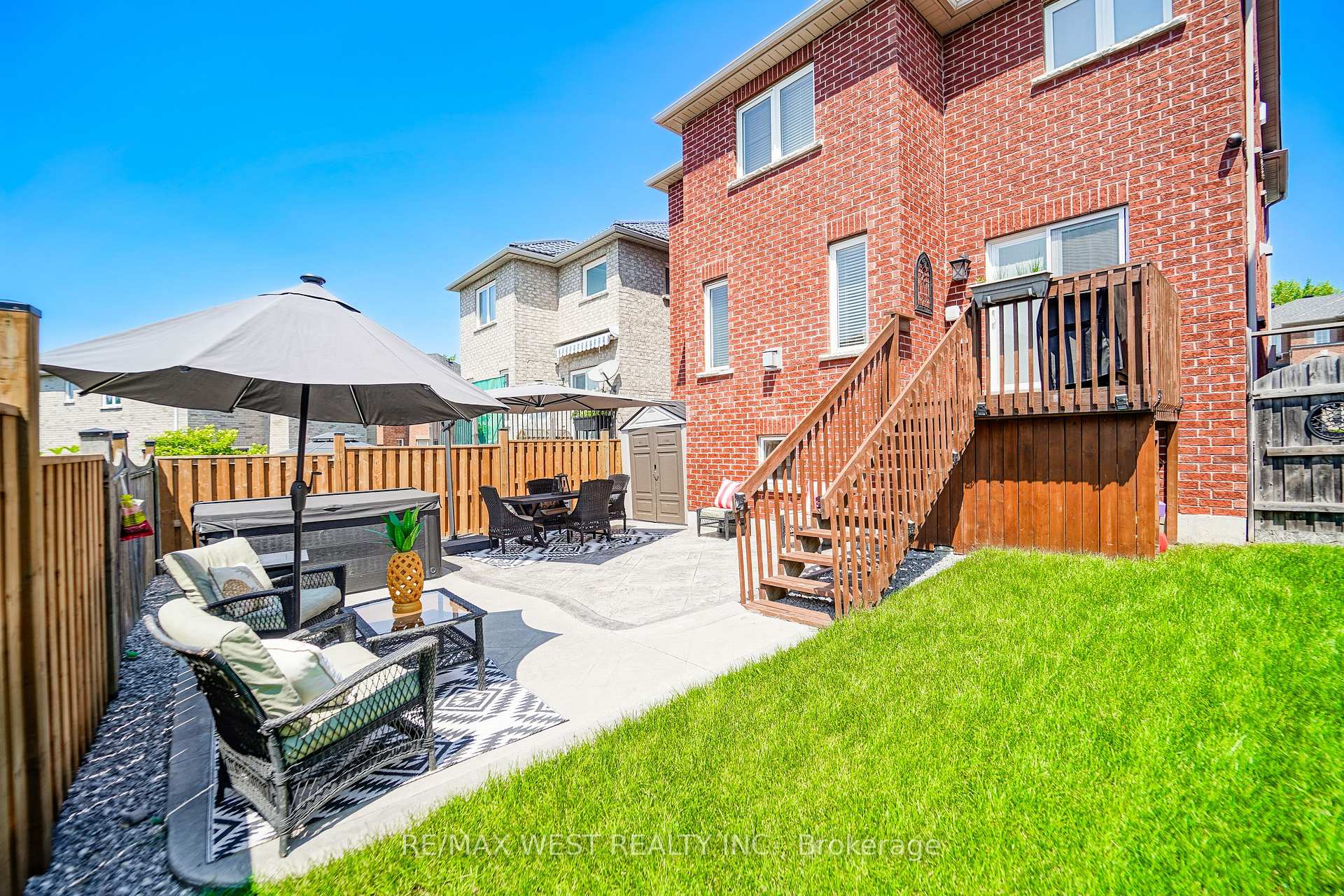 Photo 15 of 41 Knapton Drive, Newmarket, Woodland Hill — HOMEH
