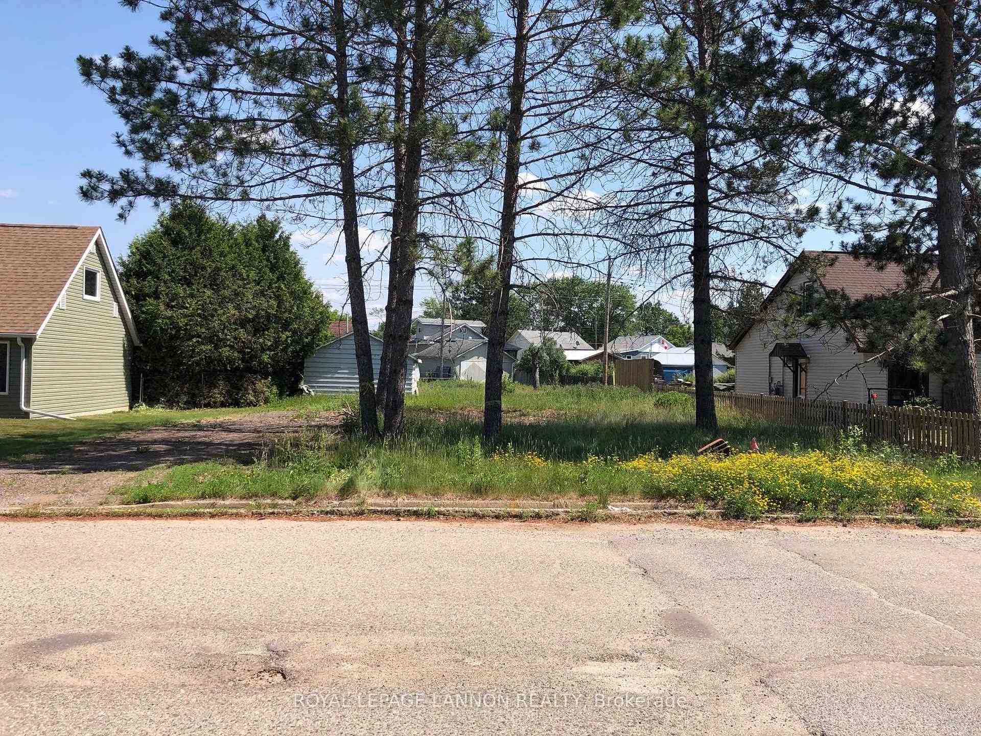 Photo 4 of 7 Starr Street, Atikokan — HOMEH