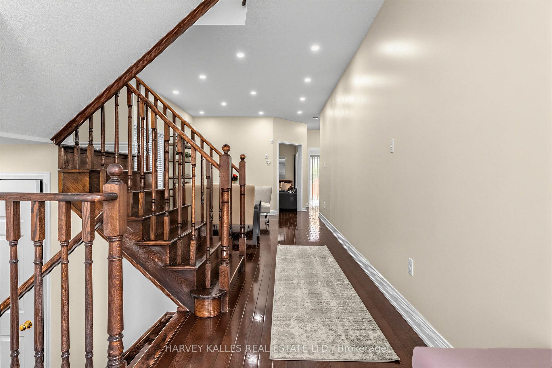 Photo 3 of 12 Tidewater Road, Brampton, Bram East — HOMEH