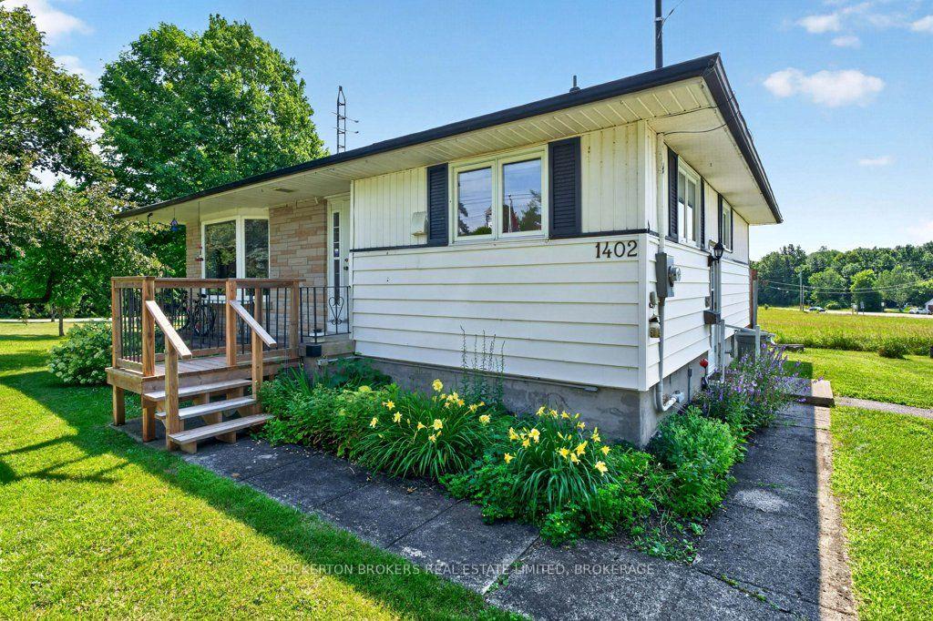 Photo 5 of 1402 County Rd 8, Rideau Lakes, Rideau Lakes (Bastard) Twp — HOMEH