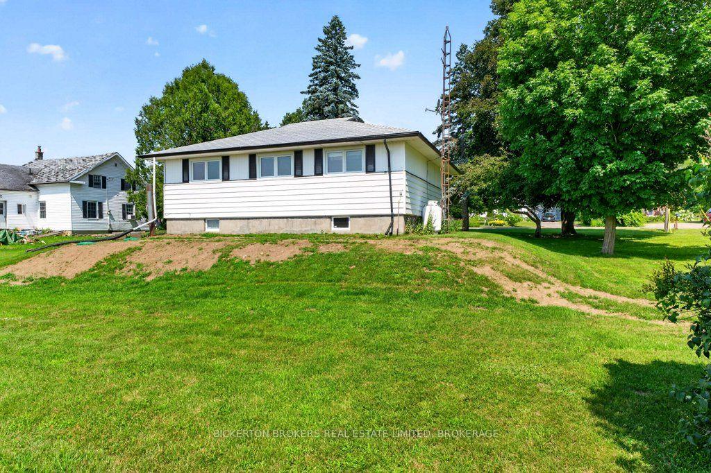 Photo 8 of 1402 County Rd 8, Rideau Lakes, Rideau Lakes (Bastard) Twp — HOMEH