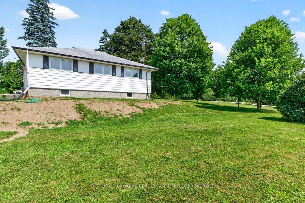 Photo 9 of 1402 County Rd 8, Rideau Lakes, Rideau Lakes (Bastard) Twp — HOMEH