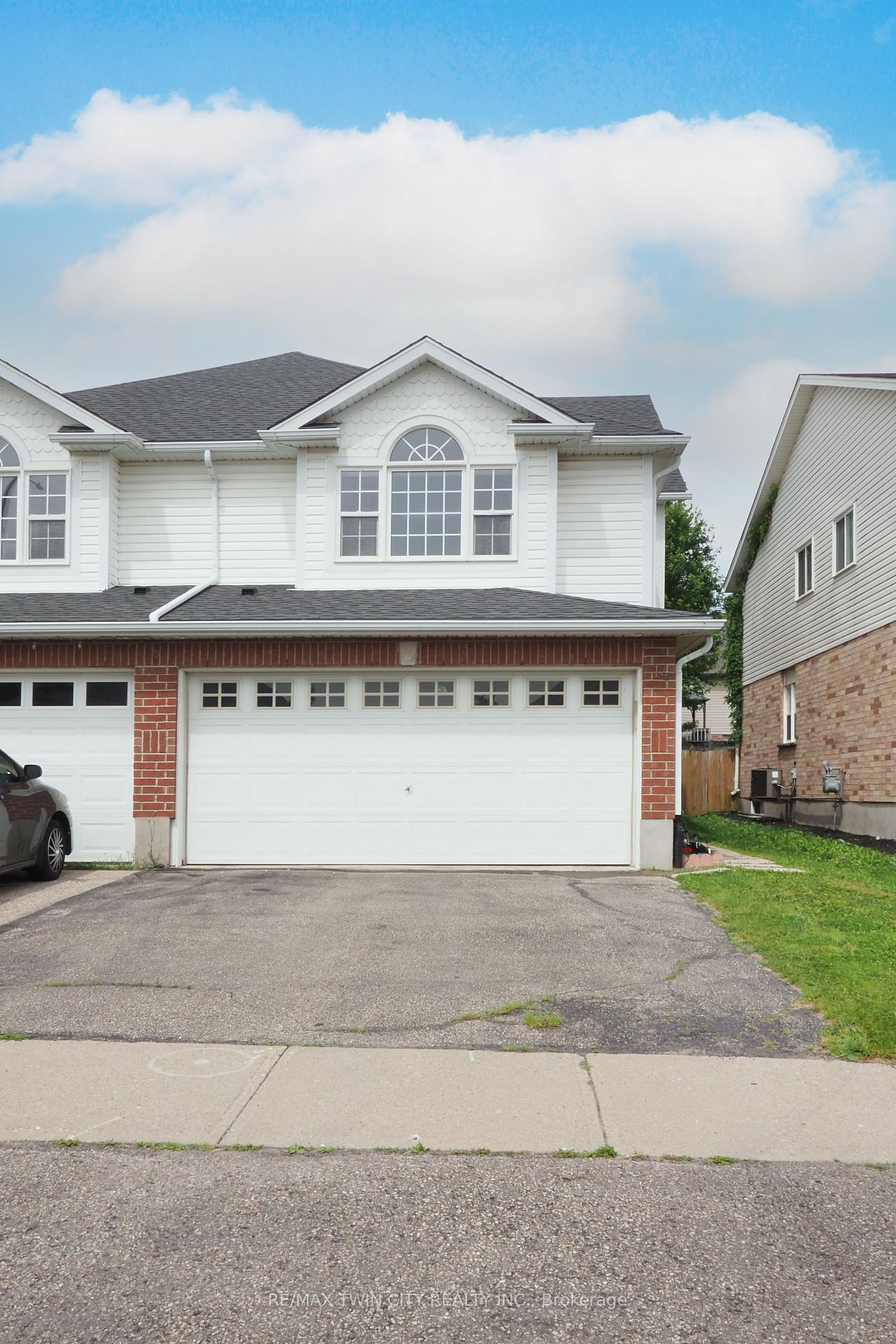 Photo 2 of 14 Donnenwerth Drive, Waterloo — HOMEH