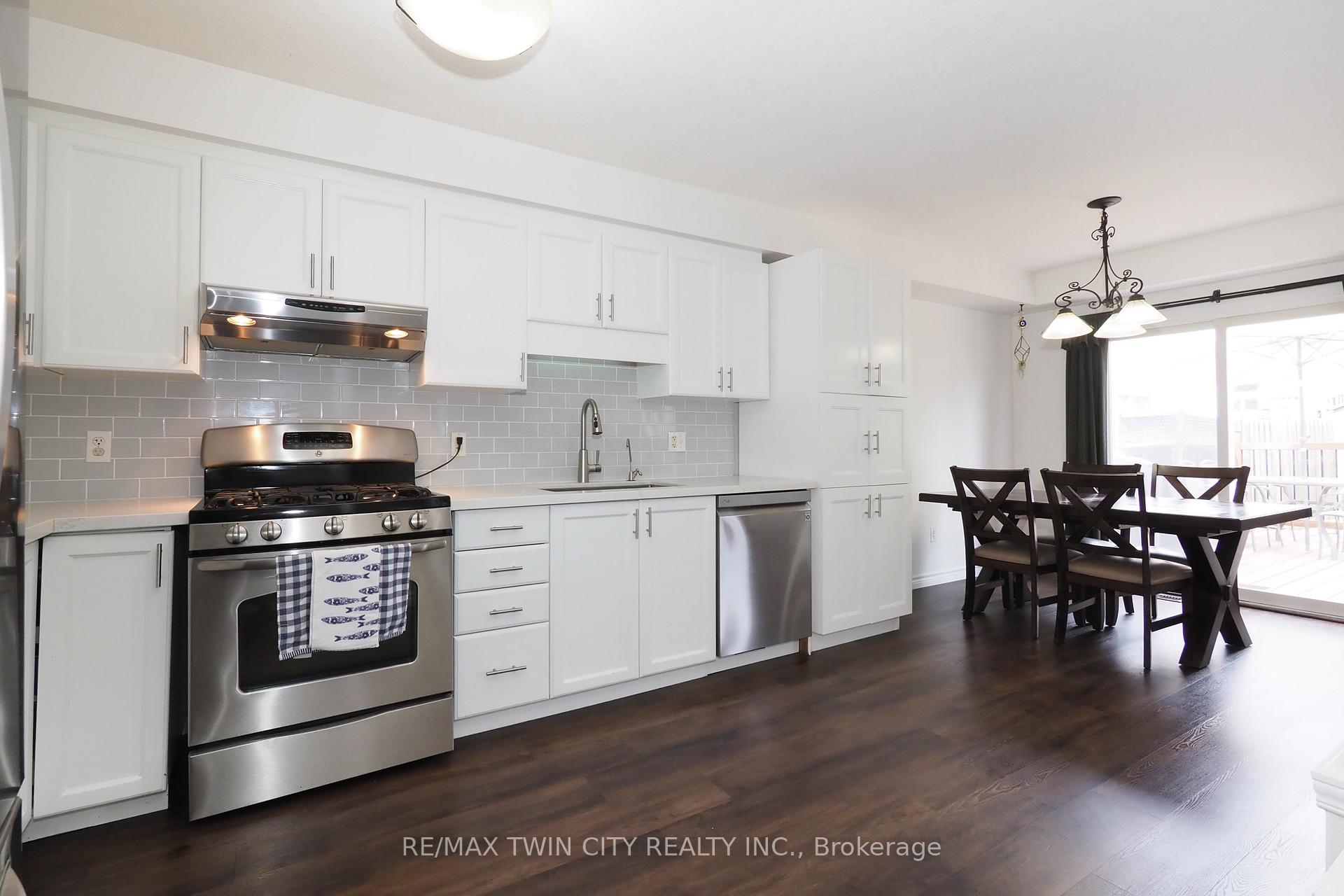 Photo 14 of 14 Donnenwerth Drive, Waterloo — HOMEH