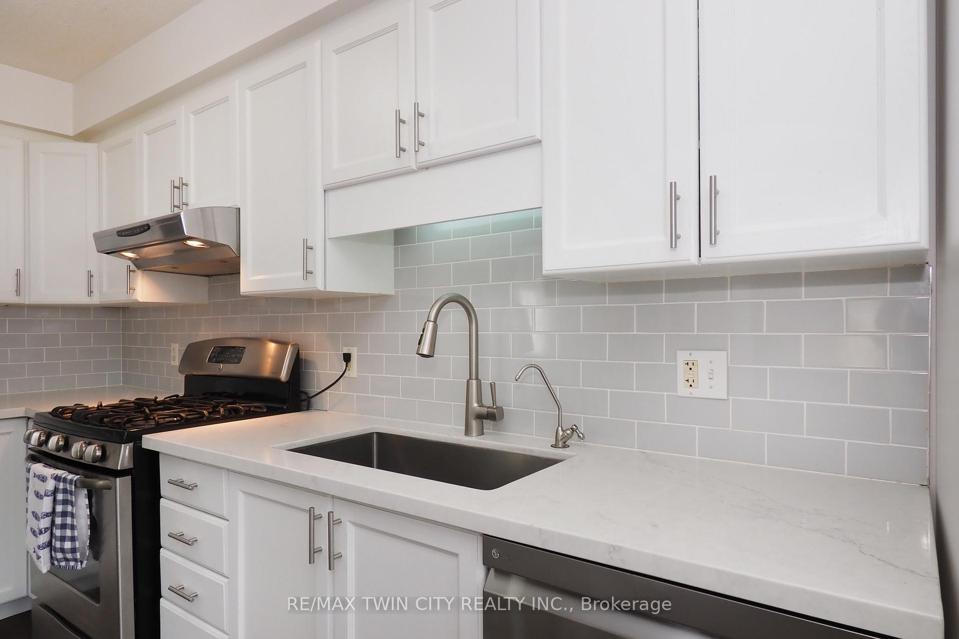 Photo 17 of 14 Donnenwerth Drive, Waterloo — HOMEH