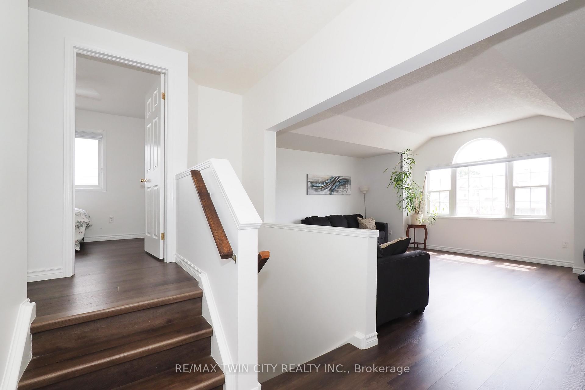 Photo 22 of 14 Donnenwerth Drive, Waterloo — HOMEH
