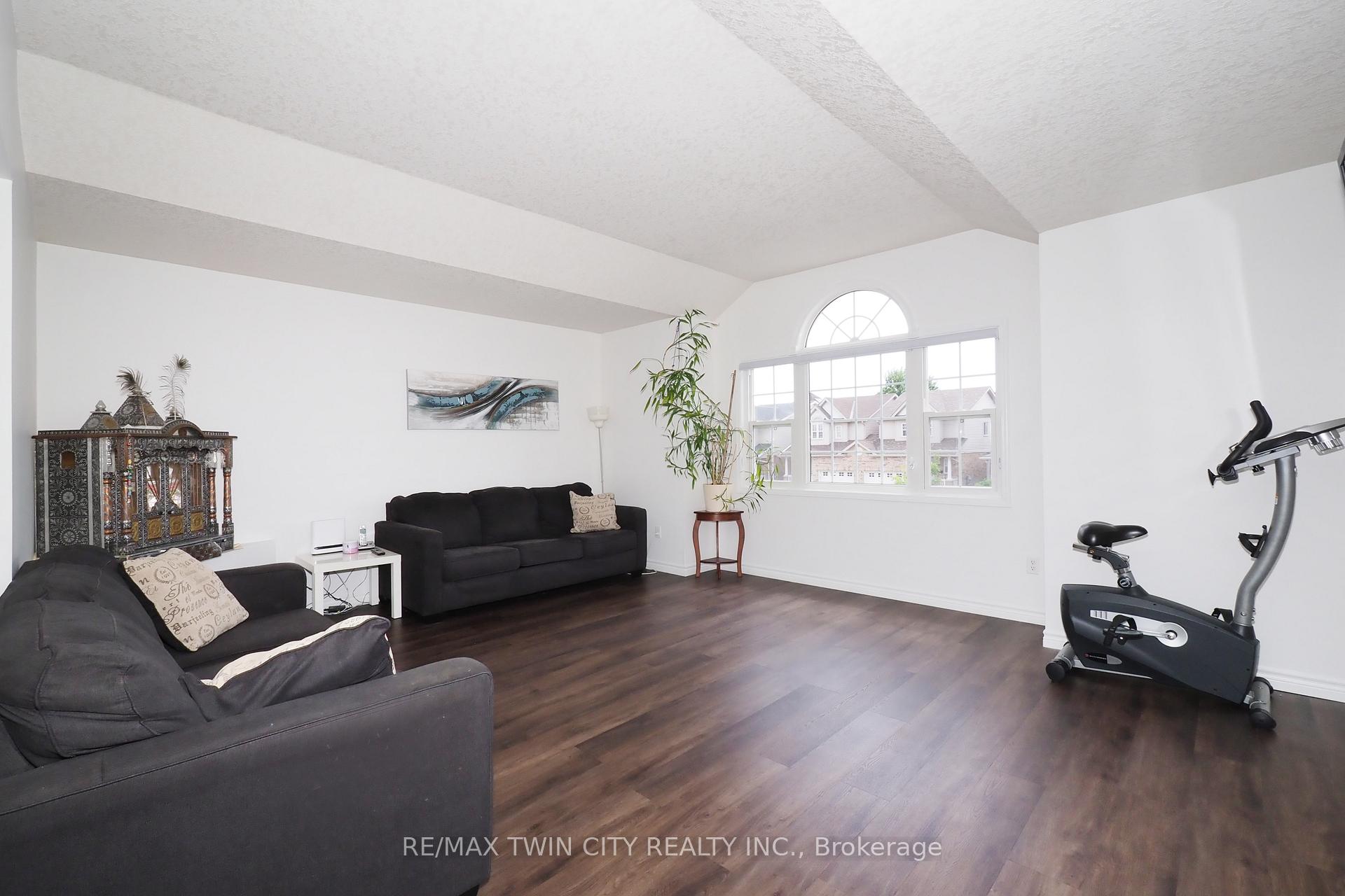 Photo 23 of 14 Donnenwerth Drive, Waterloo — HOMEH