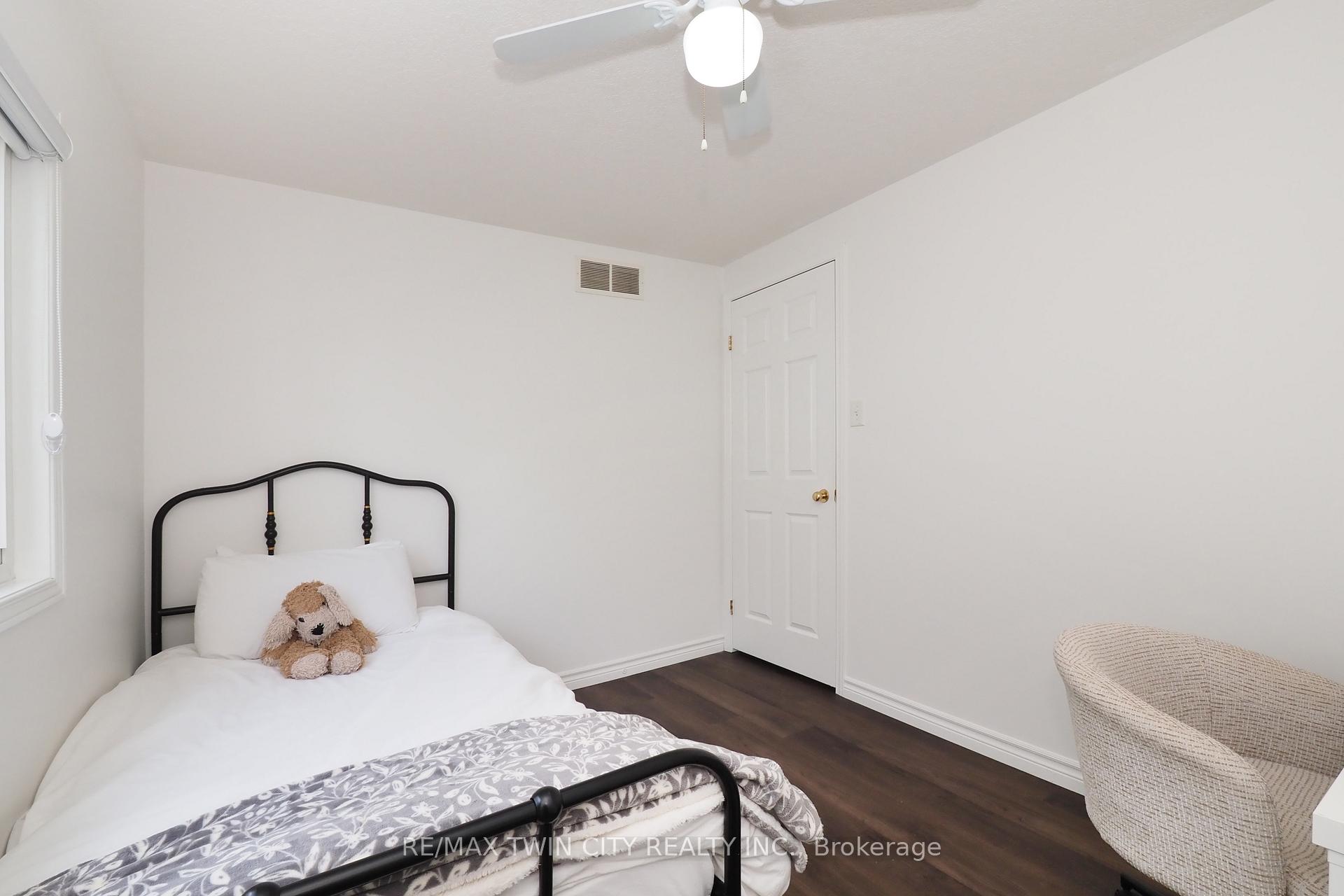 Photo 31 of 14 Donnenwerth Drive, Waterloo — HOMEH