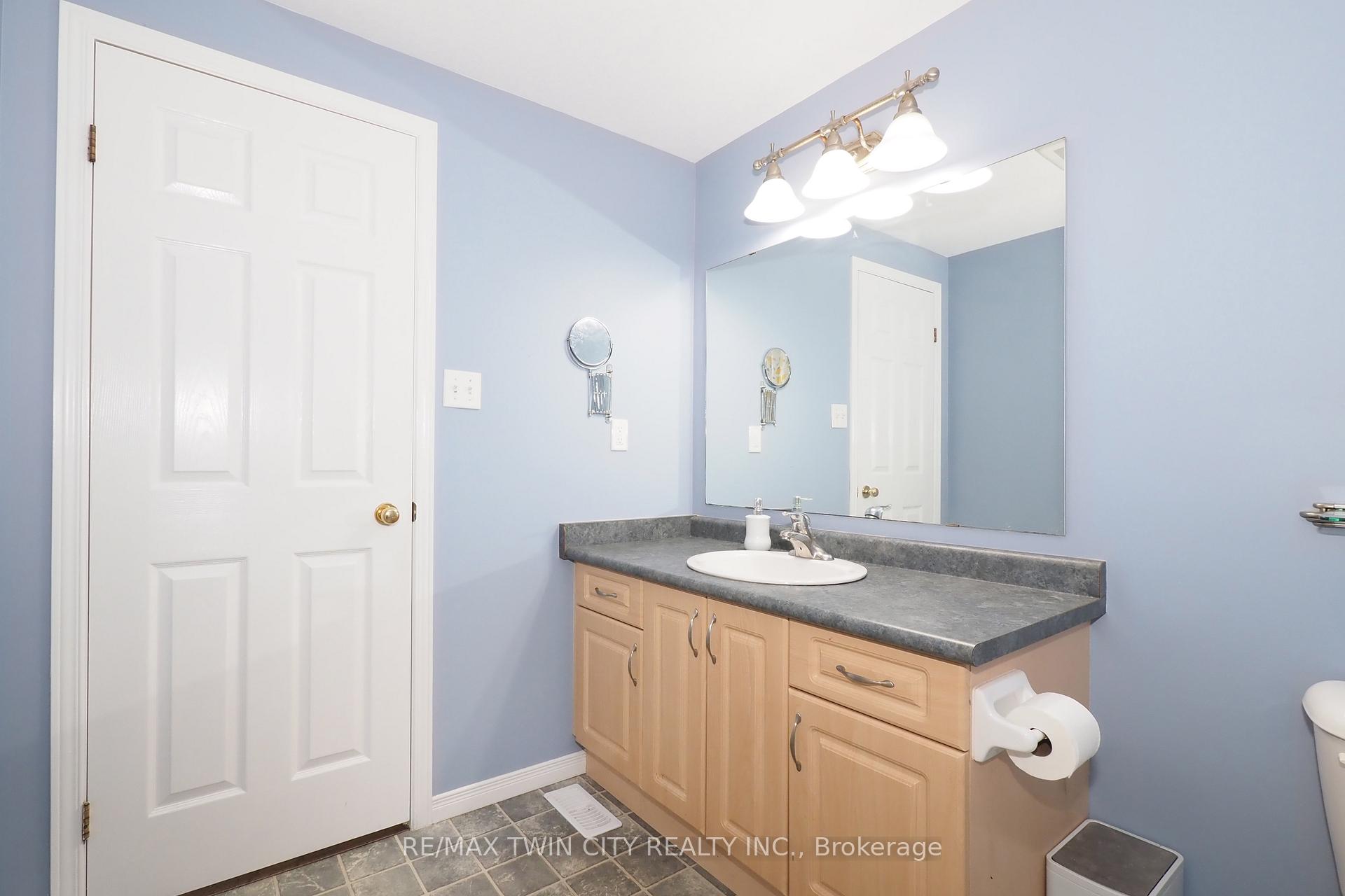 Photo 35 of 14 Donnenwerth Drive, Waterloo — HOMEH