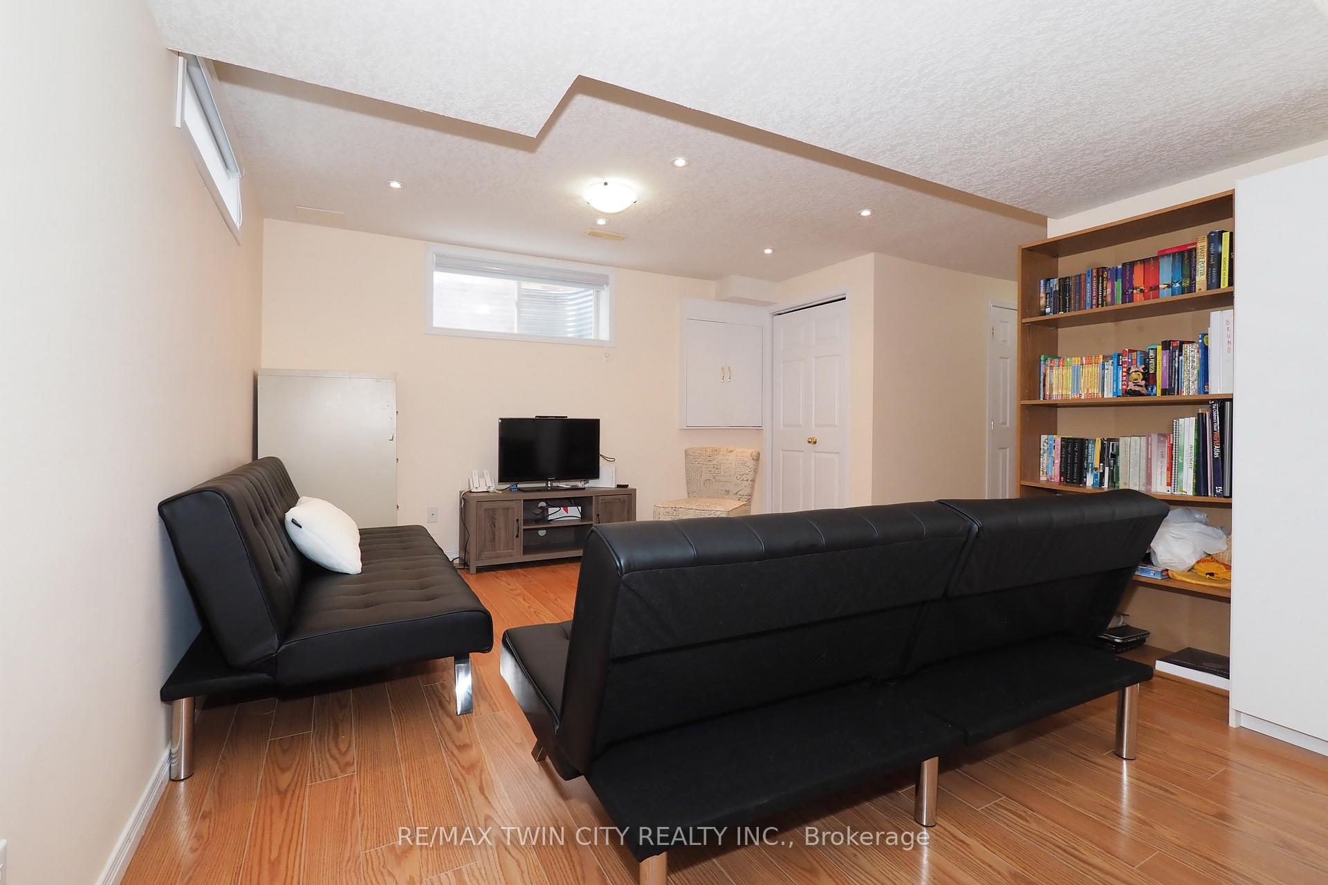 Photo 41 of 14 Donnenwerth Drive, Waterloo — HOMEH