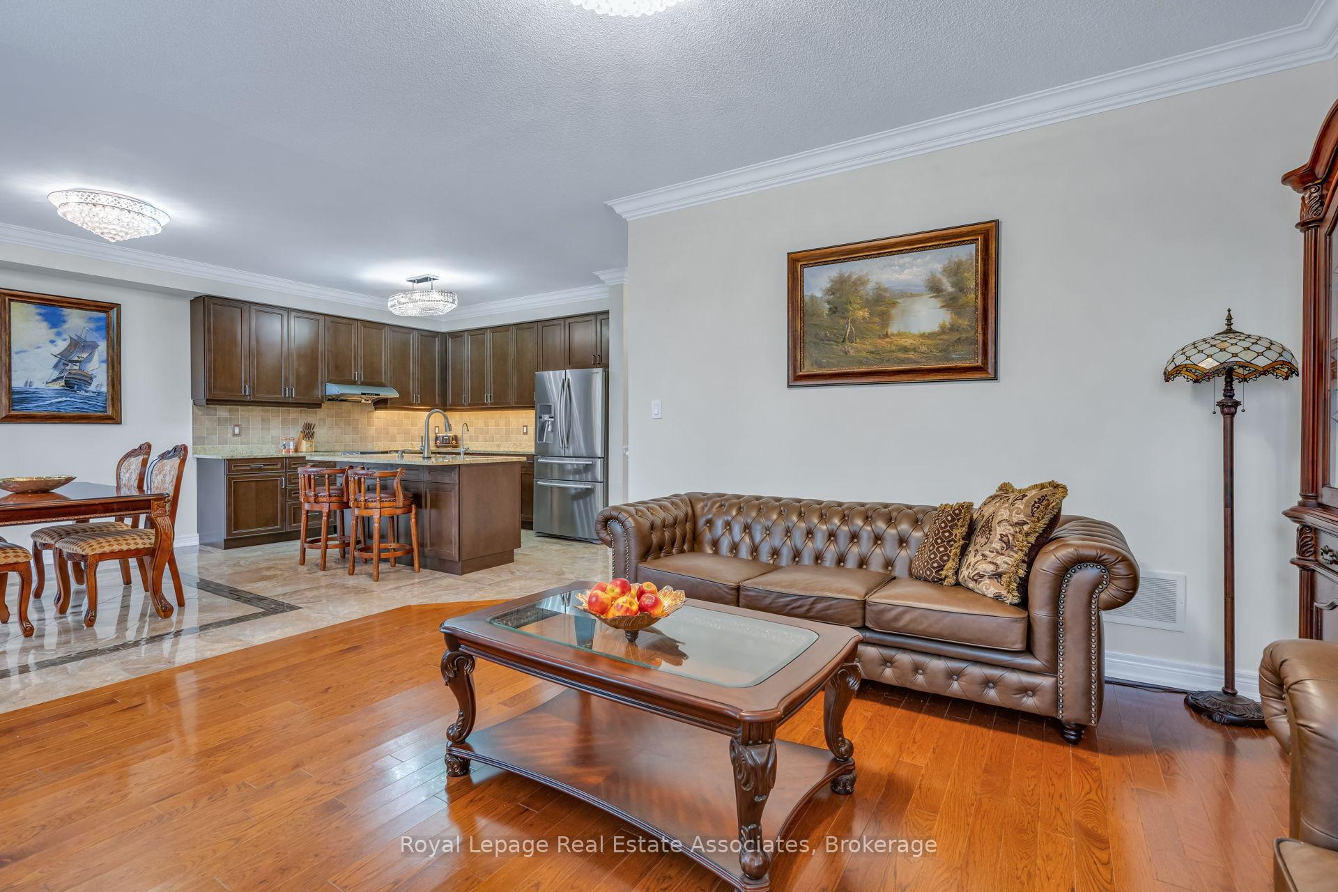 Photo 6 of 26 Silver Pond Drive, Halton Hills, Georgetown — HOMEH