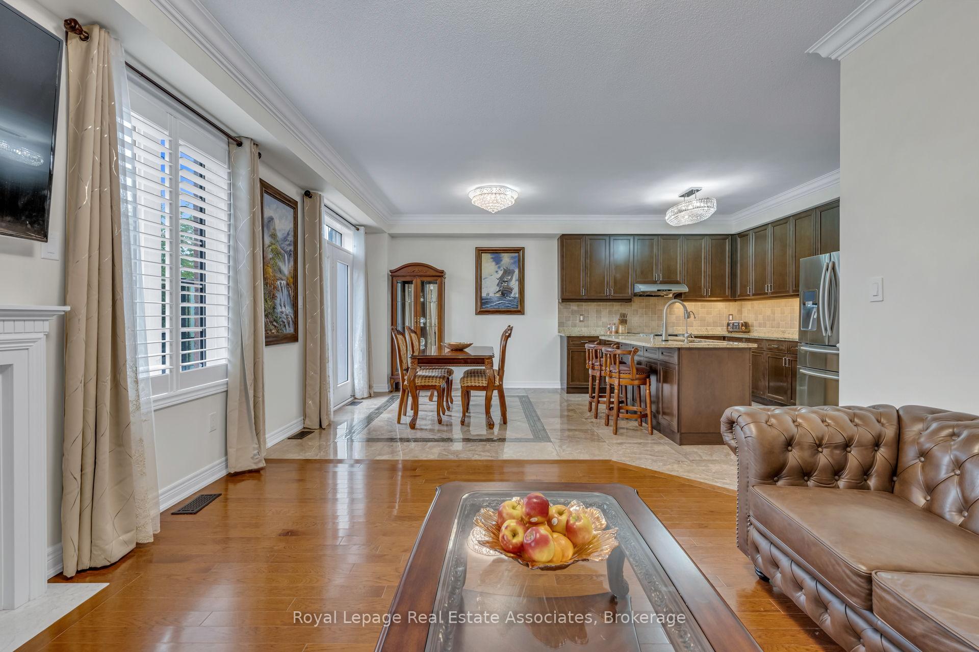 Photo 7 of 26 Silver Pond Drive, Halton Hills, Georgetown — HOMEH