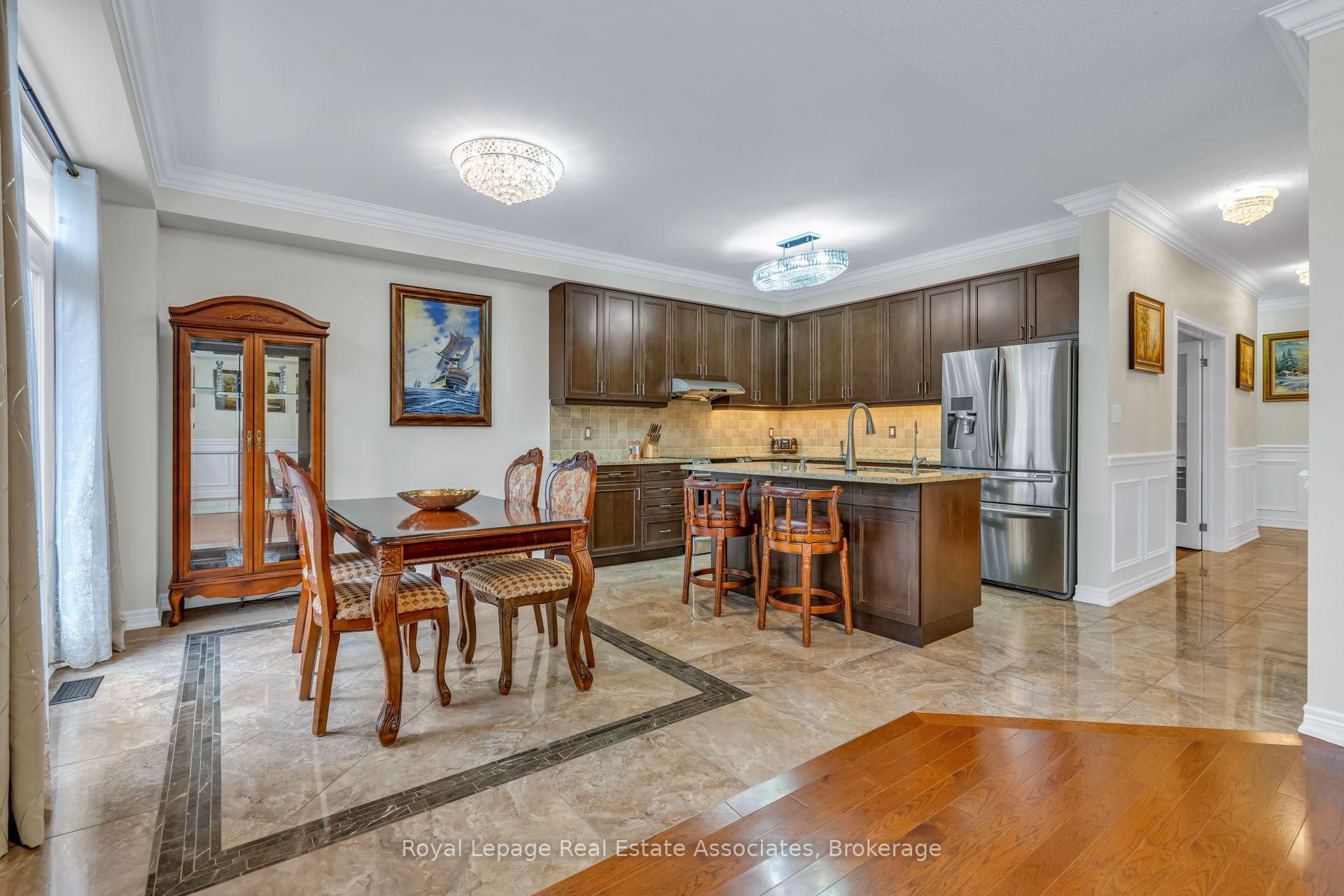 Photo 8 of 26 Silver Pond Drive, Halton Hills, Georgetown — HOMEH