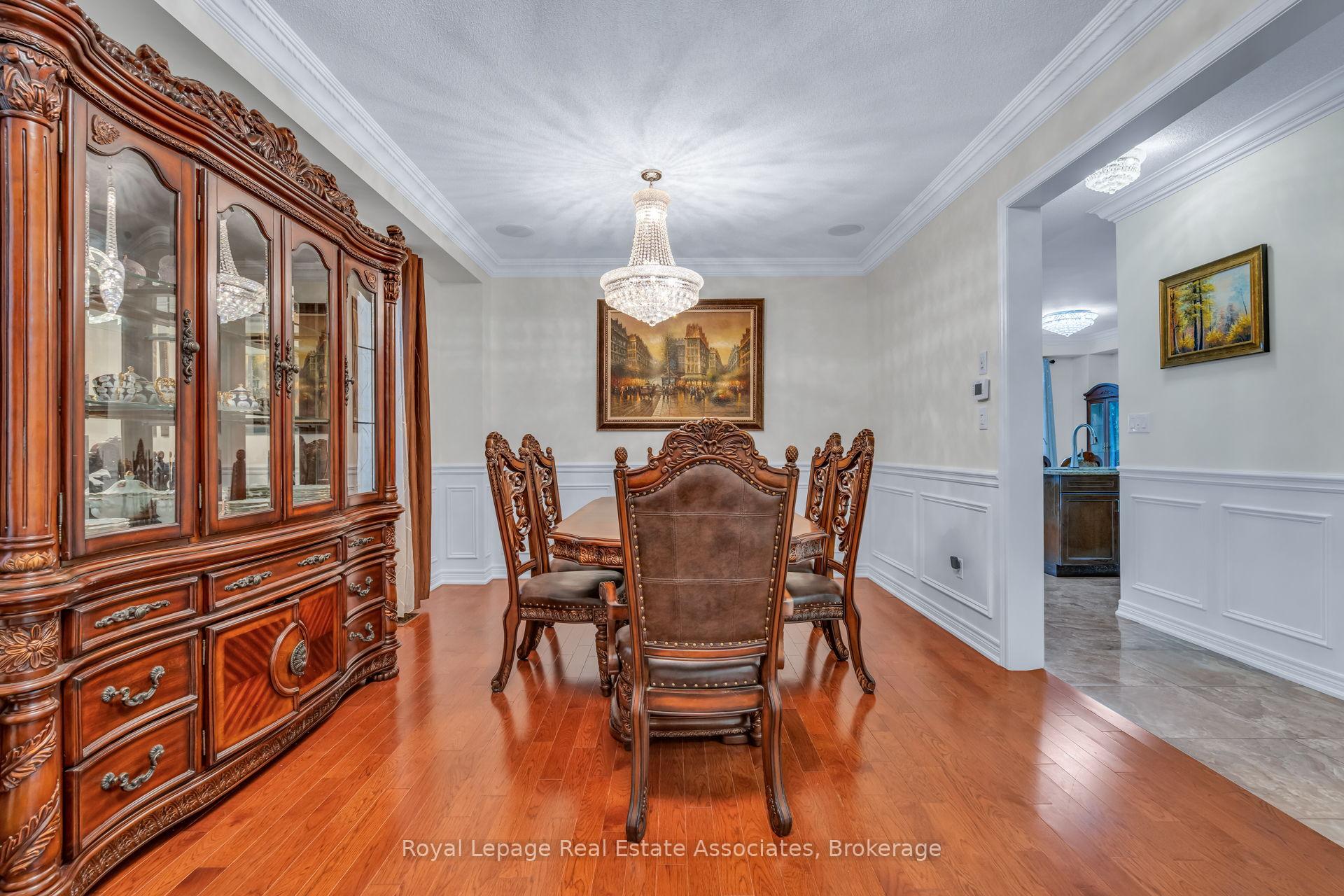 Photo 13 of 26 Silver Pond Drive, Halton Hills, Georgetown — HOMEH