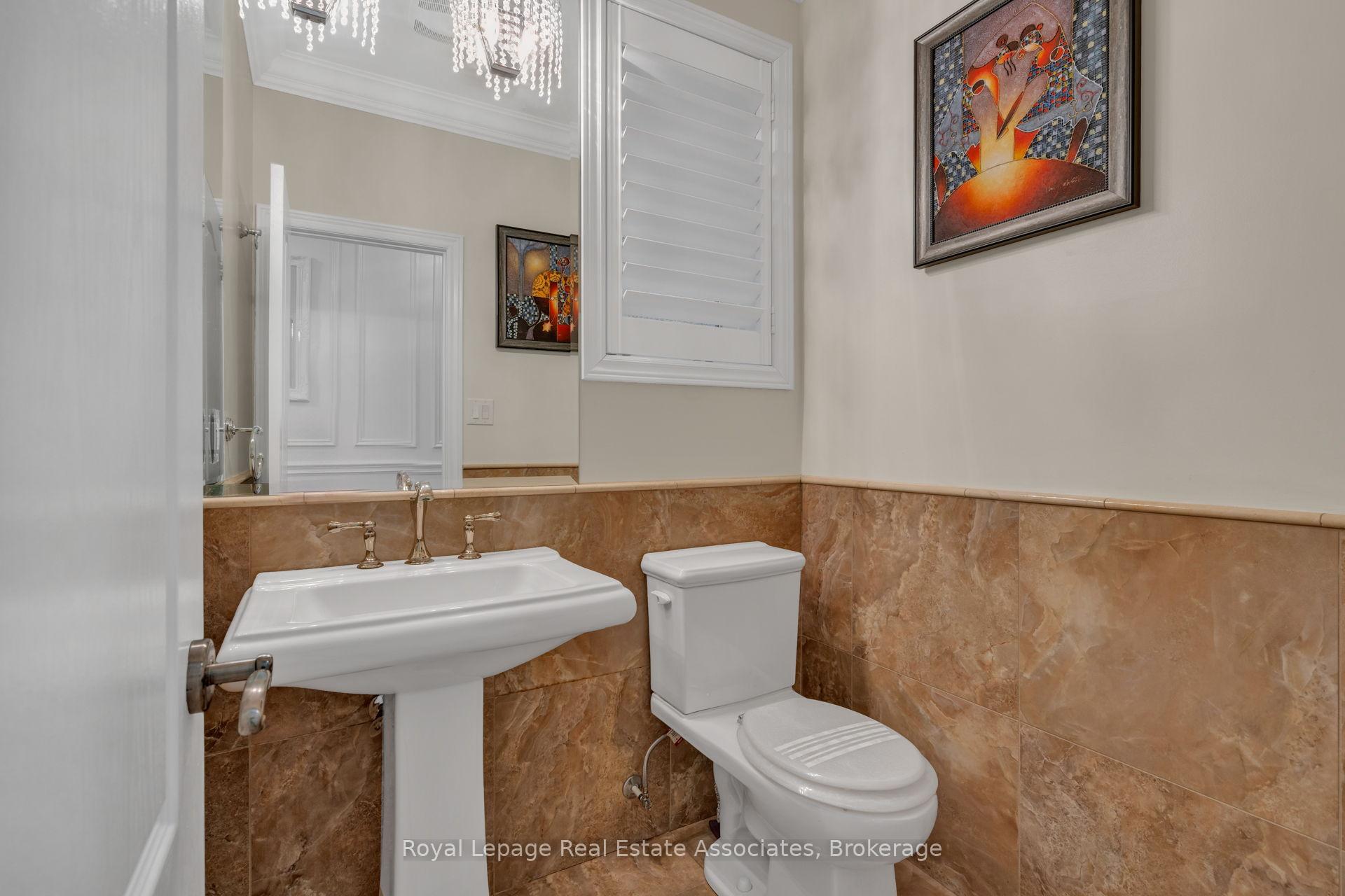 Photo 15 of 26 Silver Pond Drive, Halton Hills, Georgetown — HOMEH