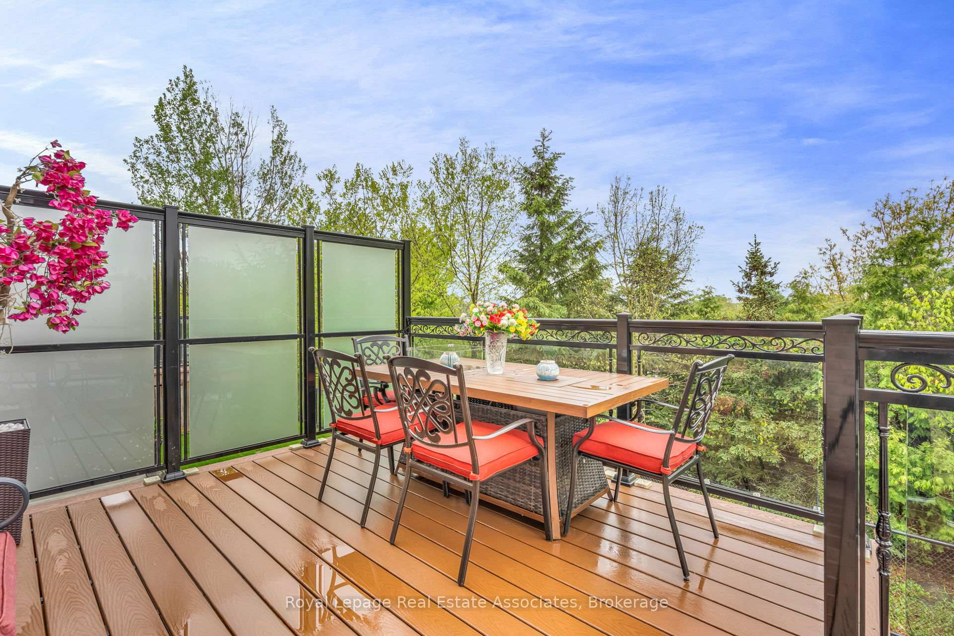 Photo 17 of 26 Silver Pond Drive, Halton Hills, Georgetown — HOMEH