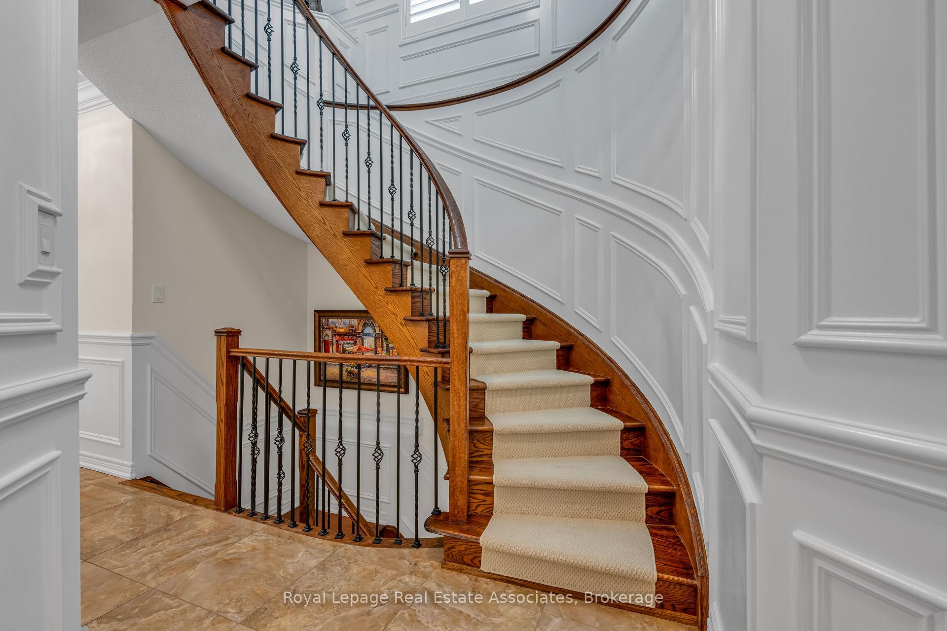 Photo 19 of 26 Silver Pond Drive, Halton Hills, Georgetown — HOMEH
