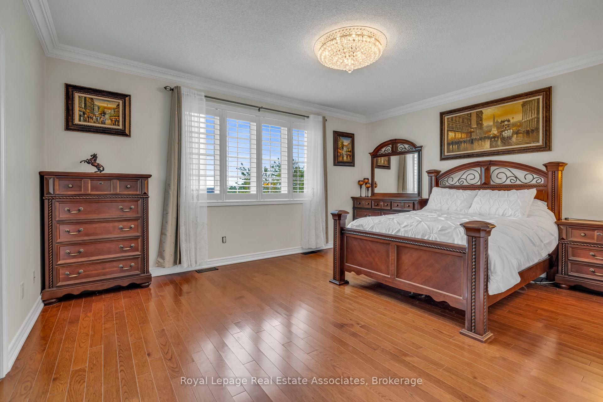 Photo 22 of 26 Silver Pond Drive, Halton Hills, Georgetown — HOMEH