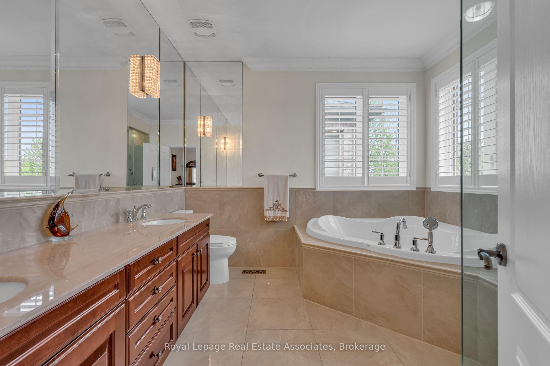 Photo 24 of 26 Silver Pond Drive, Halton Hills, Georgetown — HOMEH
