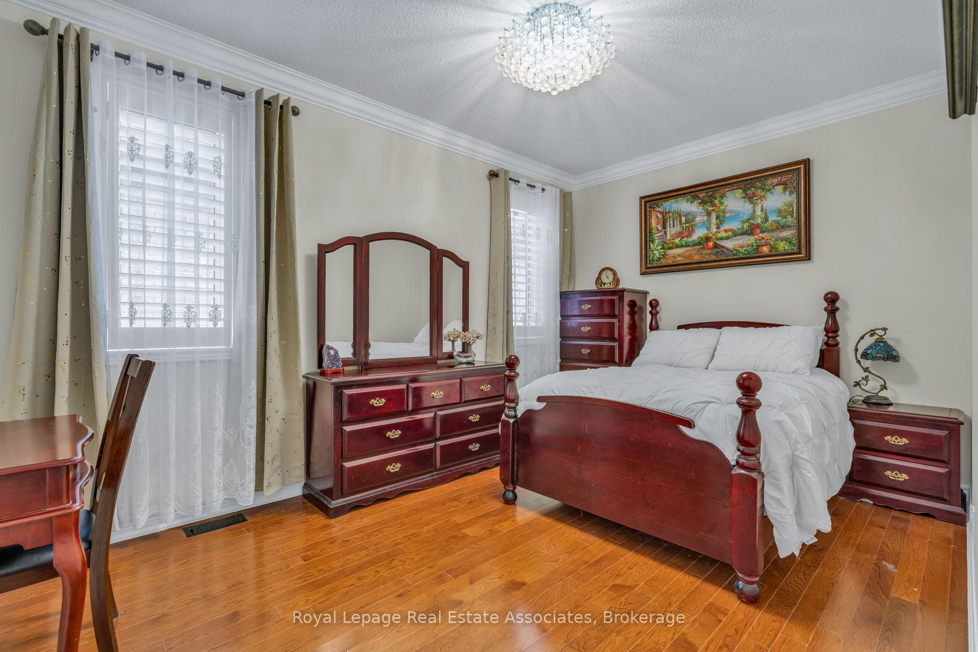 Photo 26 of 26 Silver Pond Drive, Halton Hills, Georgetown — HOMEH