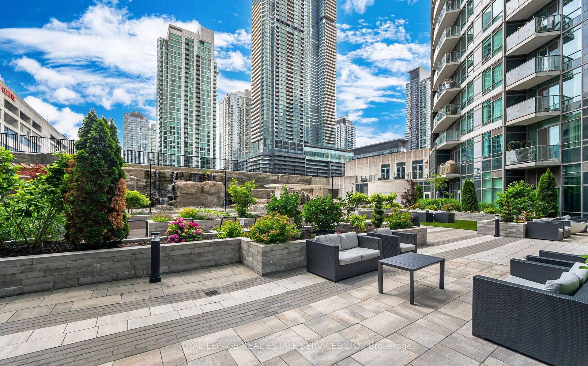 Photo 9 of Unit 1802, 361 Front Street W, Toronto, Waterfront Communities — HOMEH