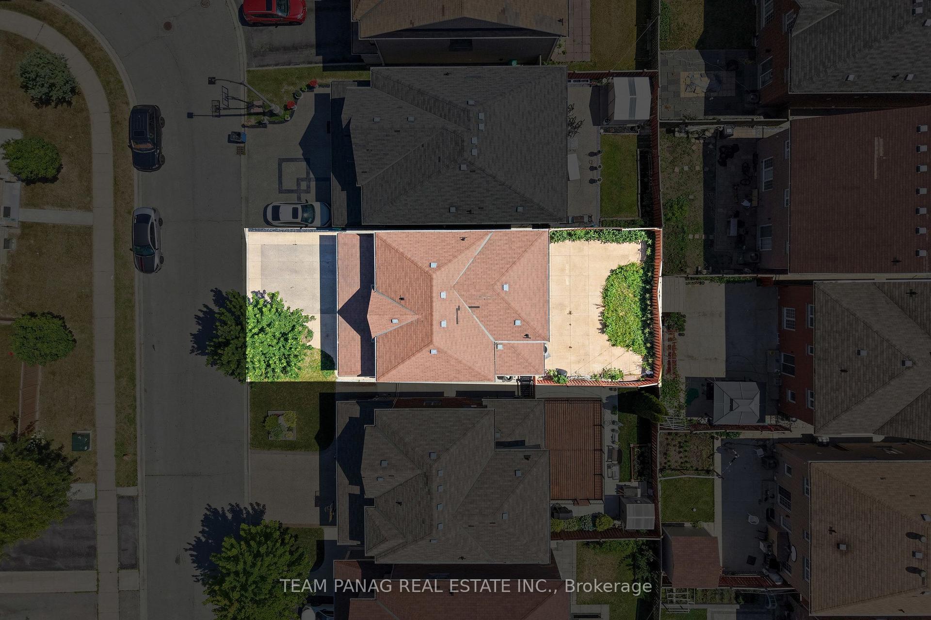 Photo 5 of 22 Beresford Crescent, Brampton, Bram East — HOMEH