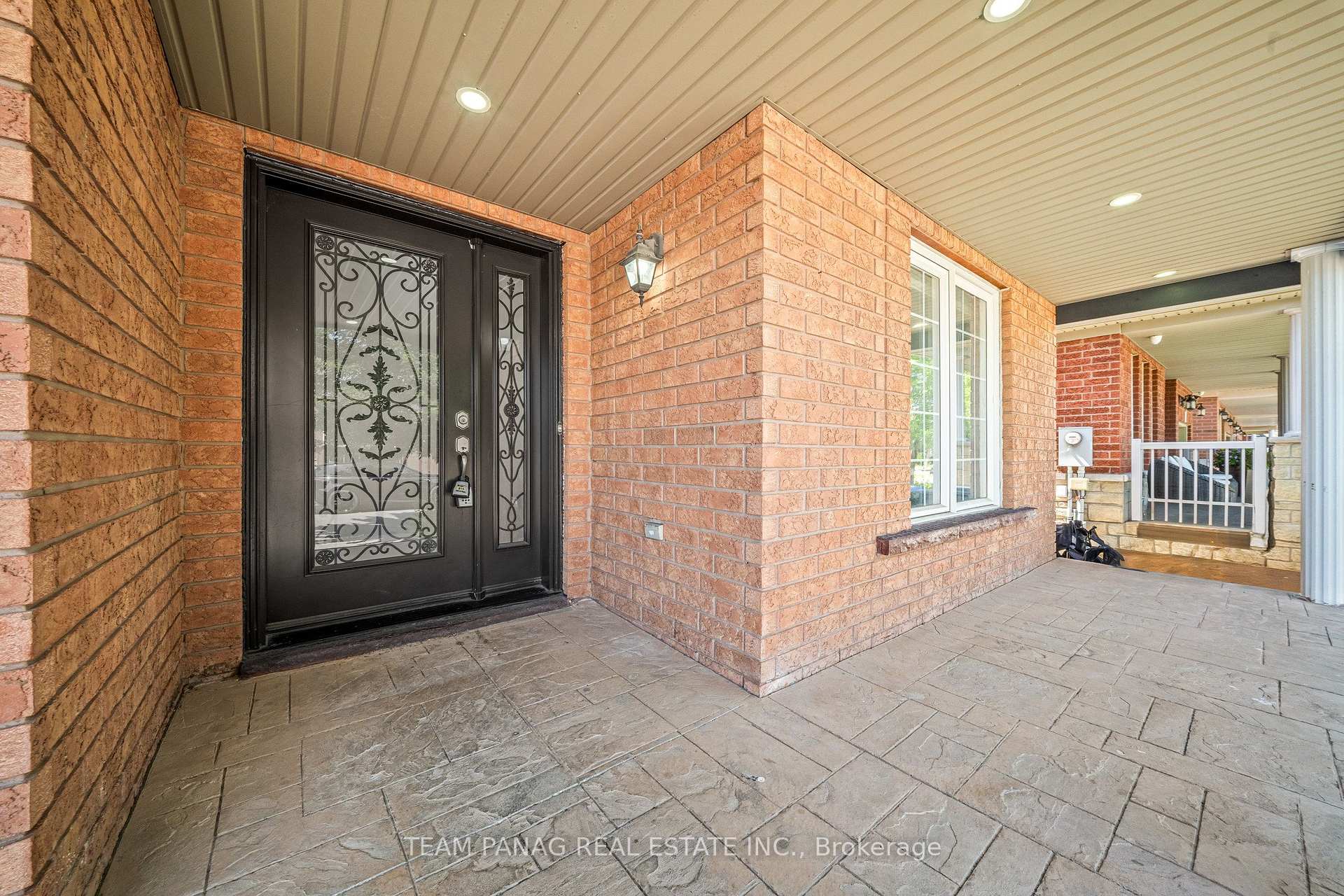 Photo 11 of 22 Beresford Crescent, Brampton, Bram East — HOMEH