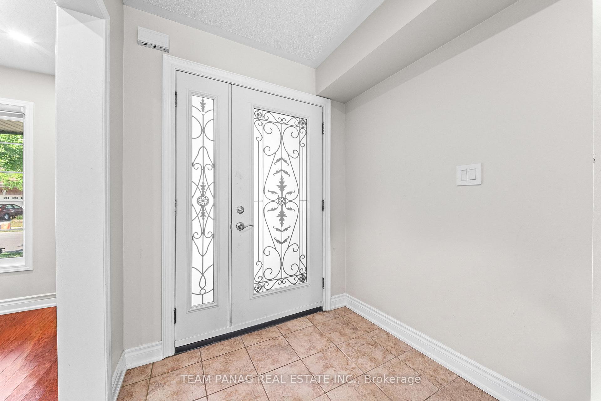 Photo 12 of 22 Beresford Crescent, Brampton, Bram East — HOMEH