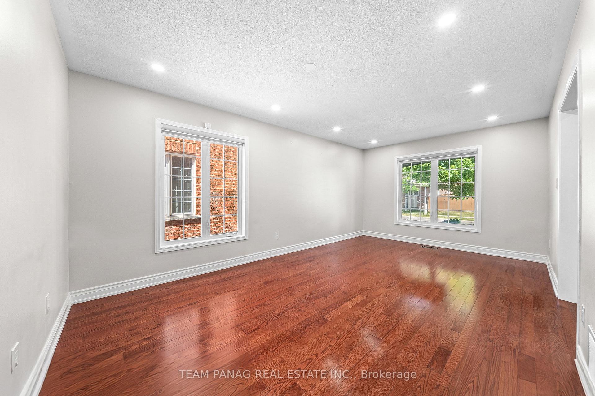 Photo 15 of 22 Beresford Crescent, Brampton, Bram East — HOMEH
