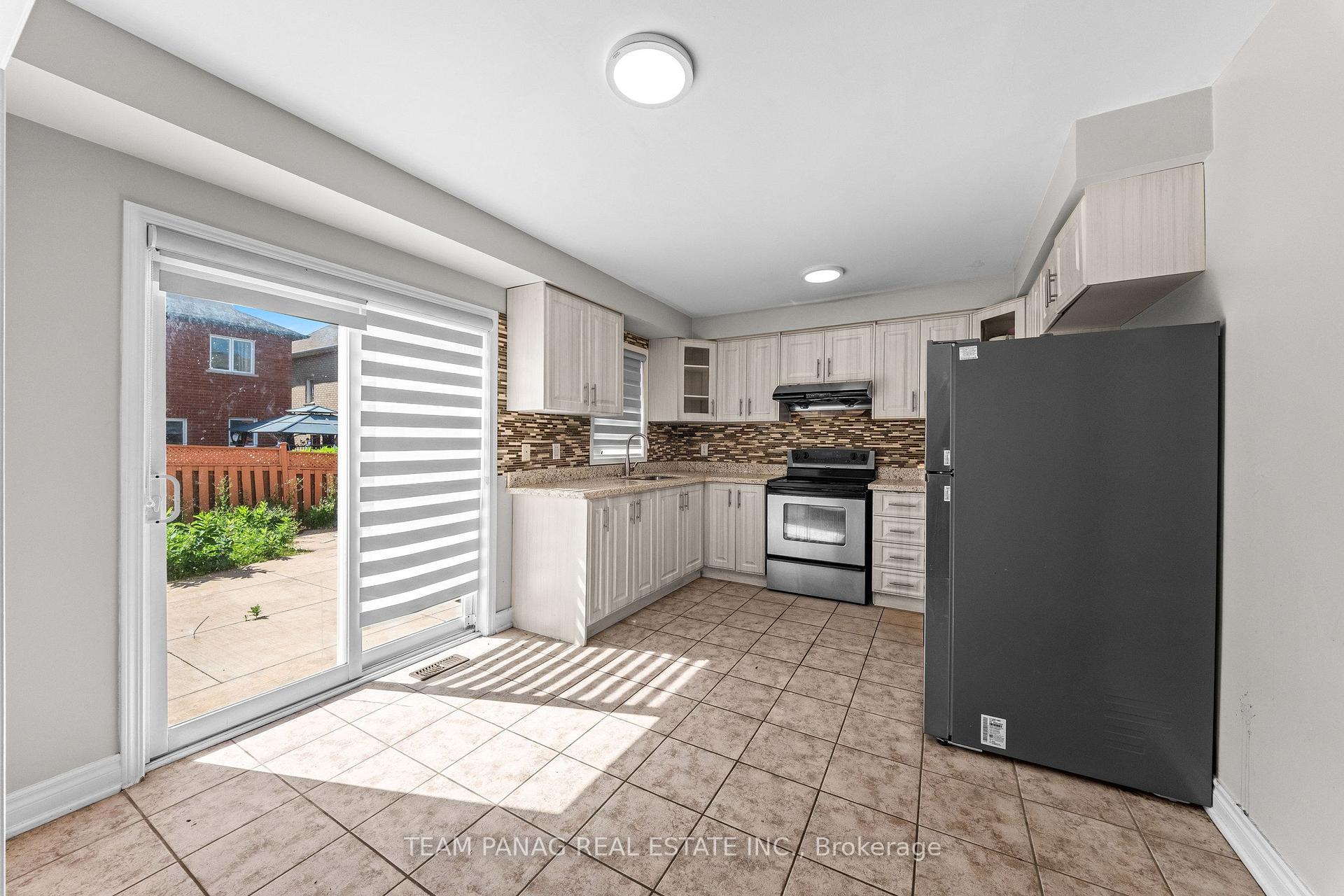 Photo 24 of 22 Beresford Crescent, Brampton, Bram East — HOMEH