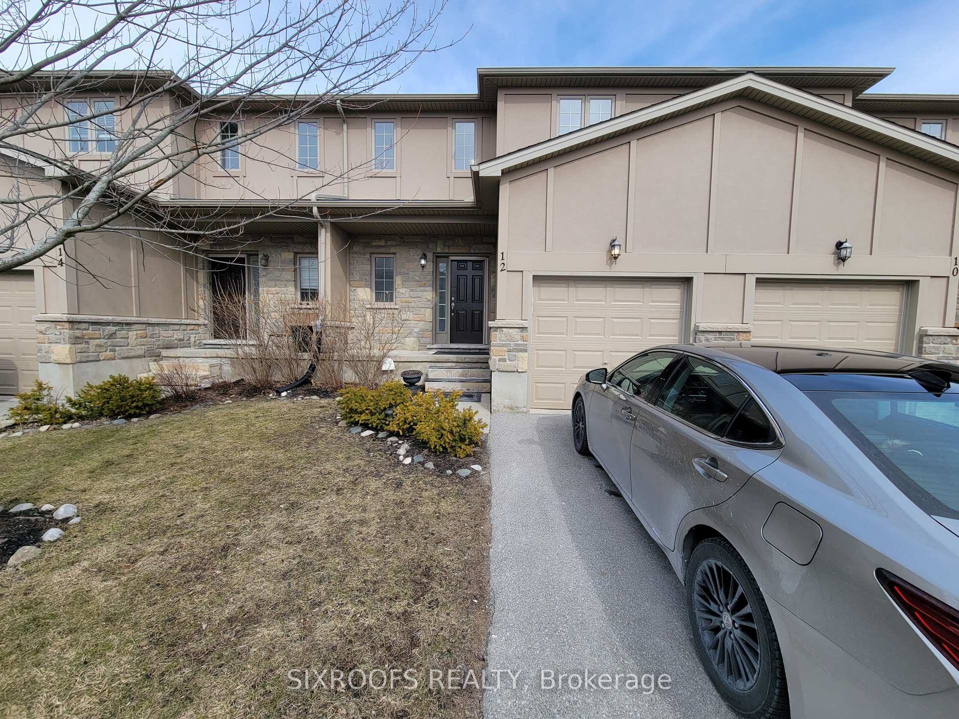 Front of Unit 12, 2089 Beaverbrook Avenue