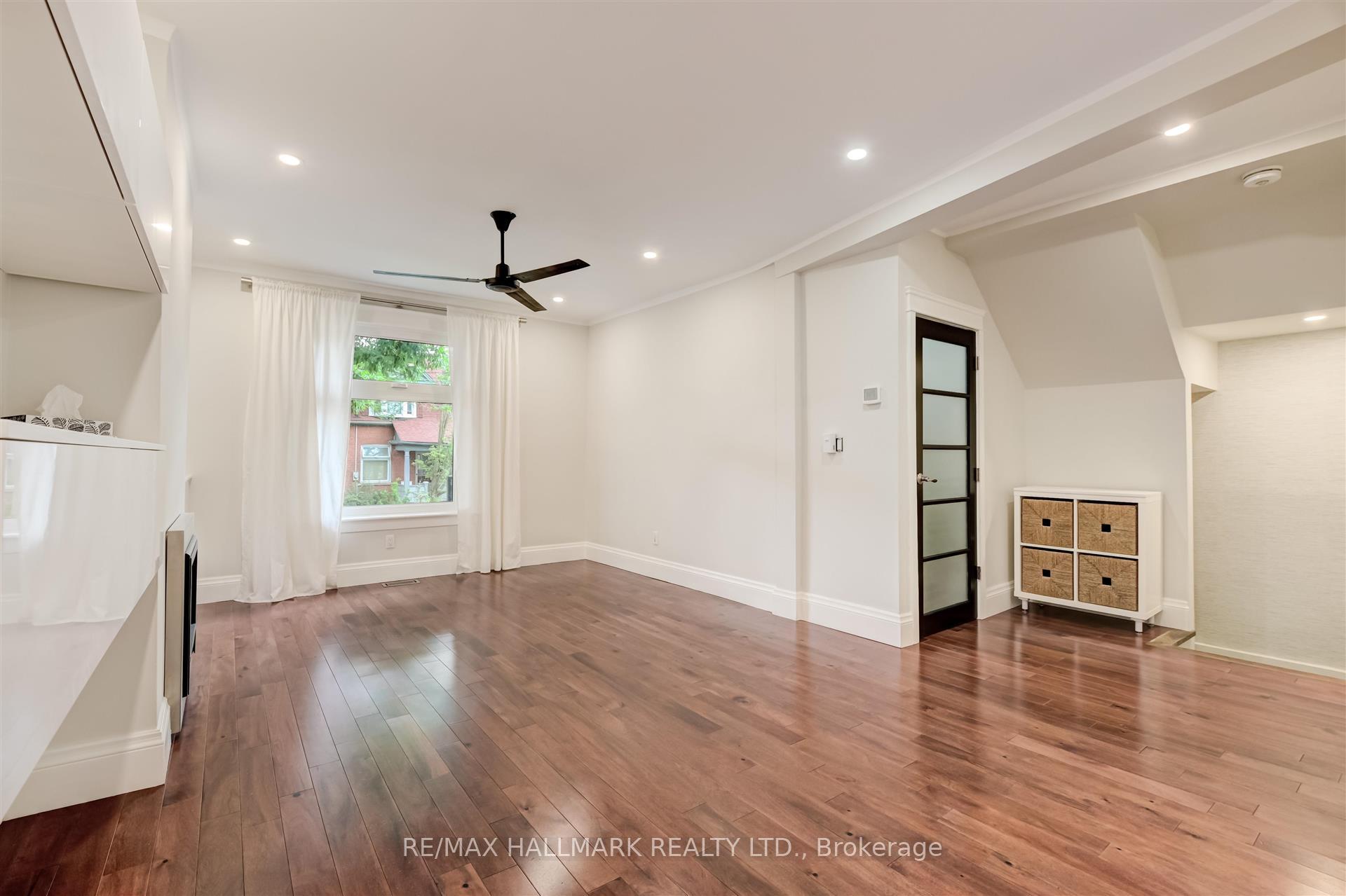 Photo 4 of 584 Logan Avenue, Toronto, North Riverdale — HOMEH