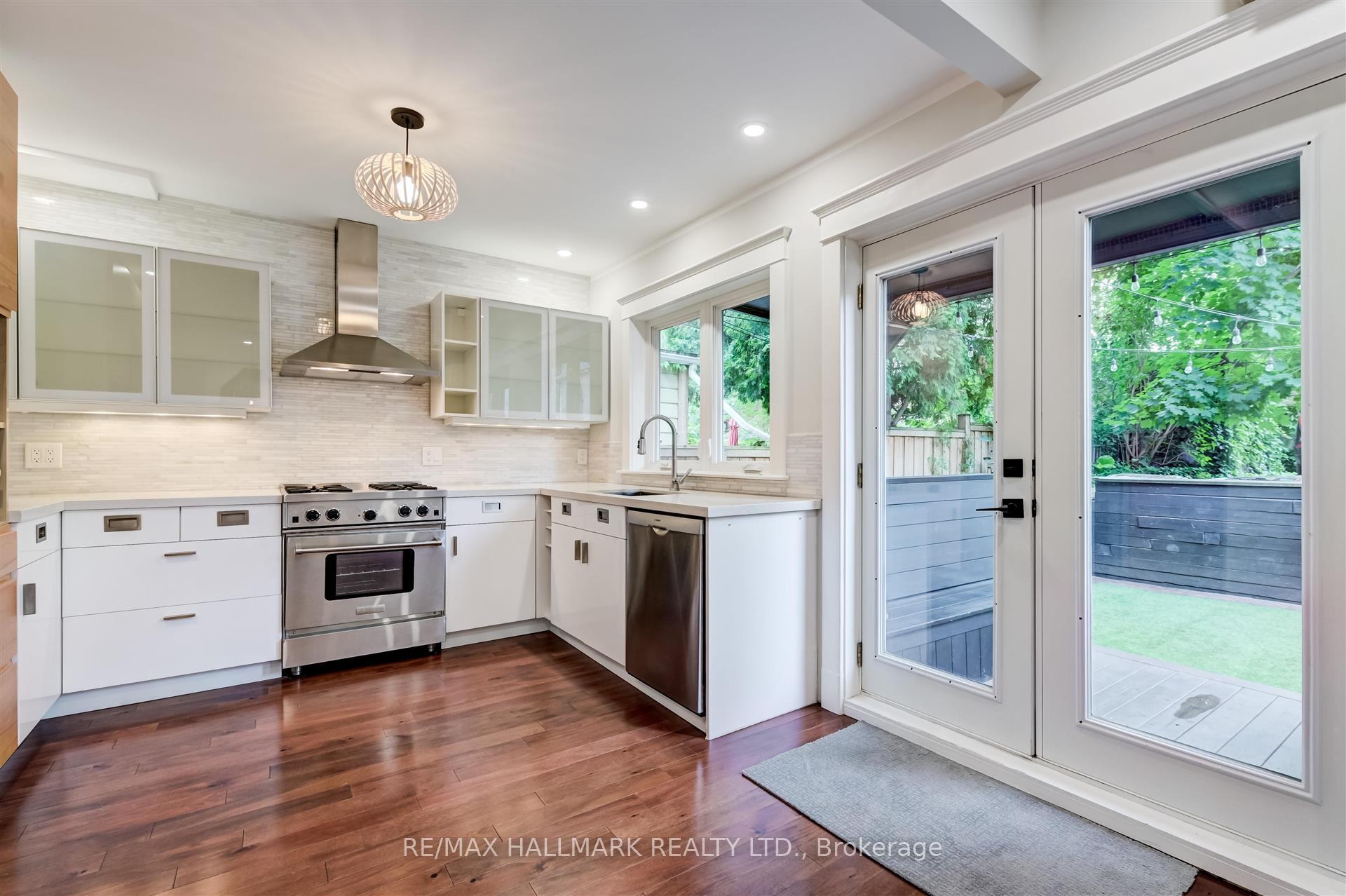 Photo 11 of 584 Logan Avenue, Toronto, North Riverdale — HOMEH