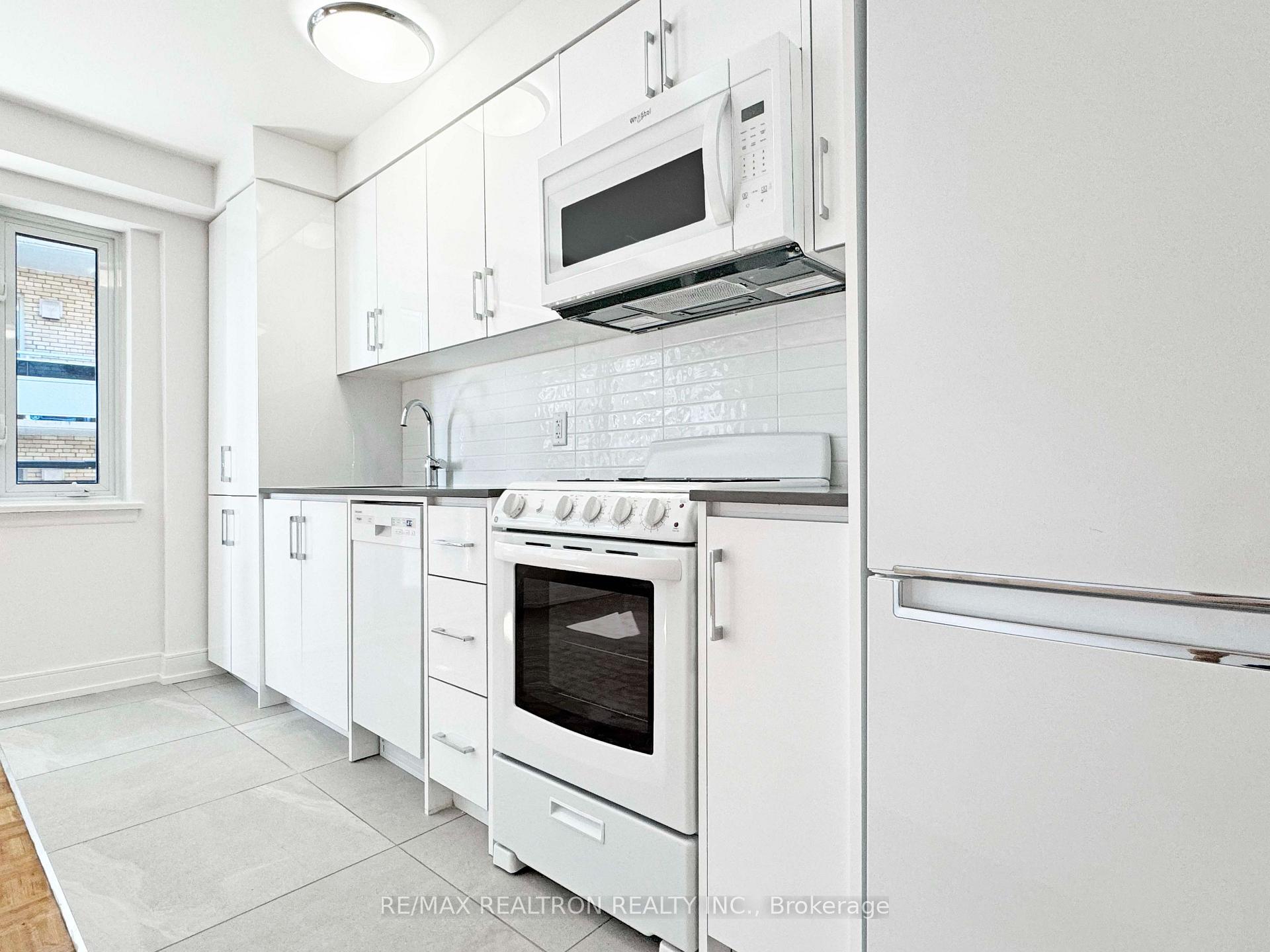 Photo 4 of Unit 706, 95 Lawton Boulevard, Toronto, Yonge-St. Clair — HOMEH