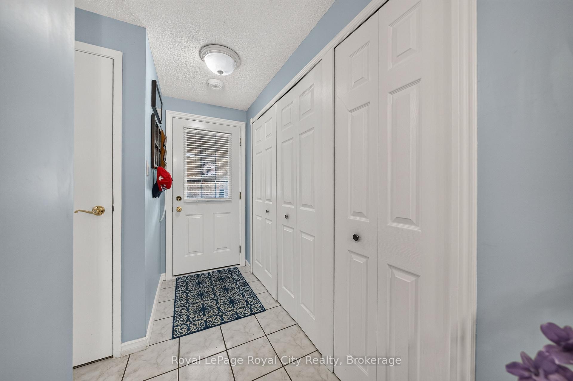 Photo 4 of Unit 58, 539 Willow Road, Guelph, Willow West/Sugarbush/West Acres — HOMEH