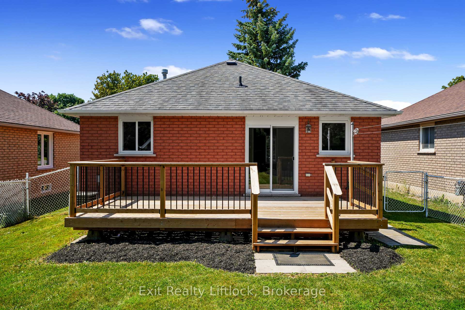 Photo 23 of 202 Milroy Drive, Peterborough, Northcrest Ward 5 — HOMEH