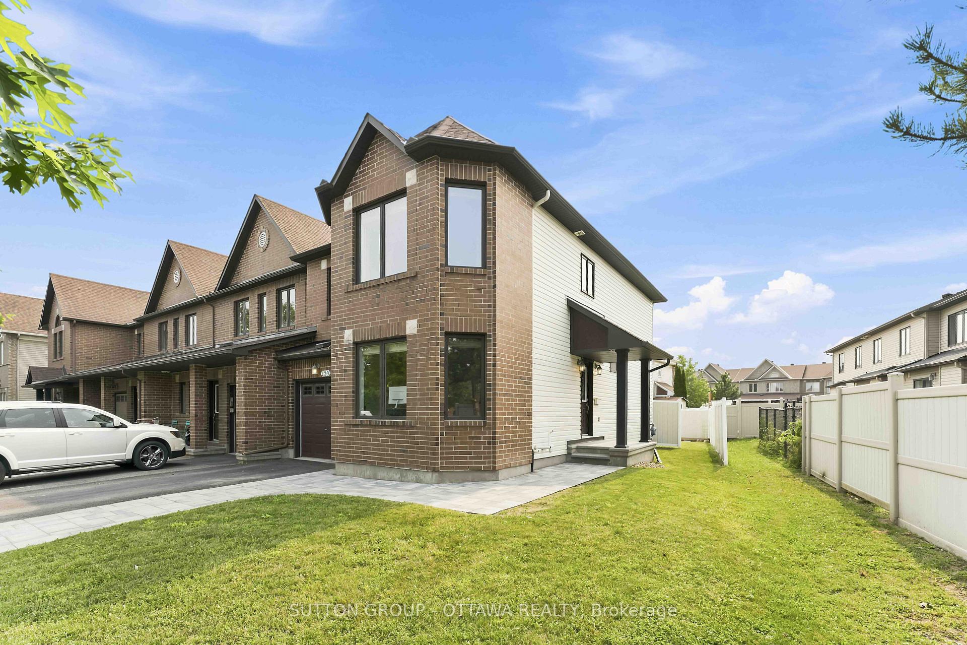 Photo 2 of 120 Dunforest Terrace, Ottawa, Barrhaven - Strandherd — HOMEH