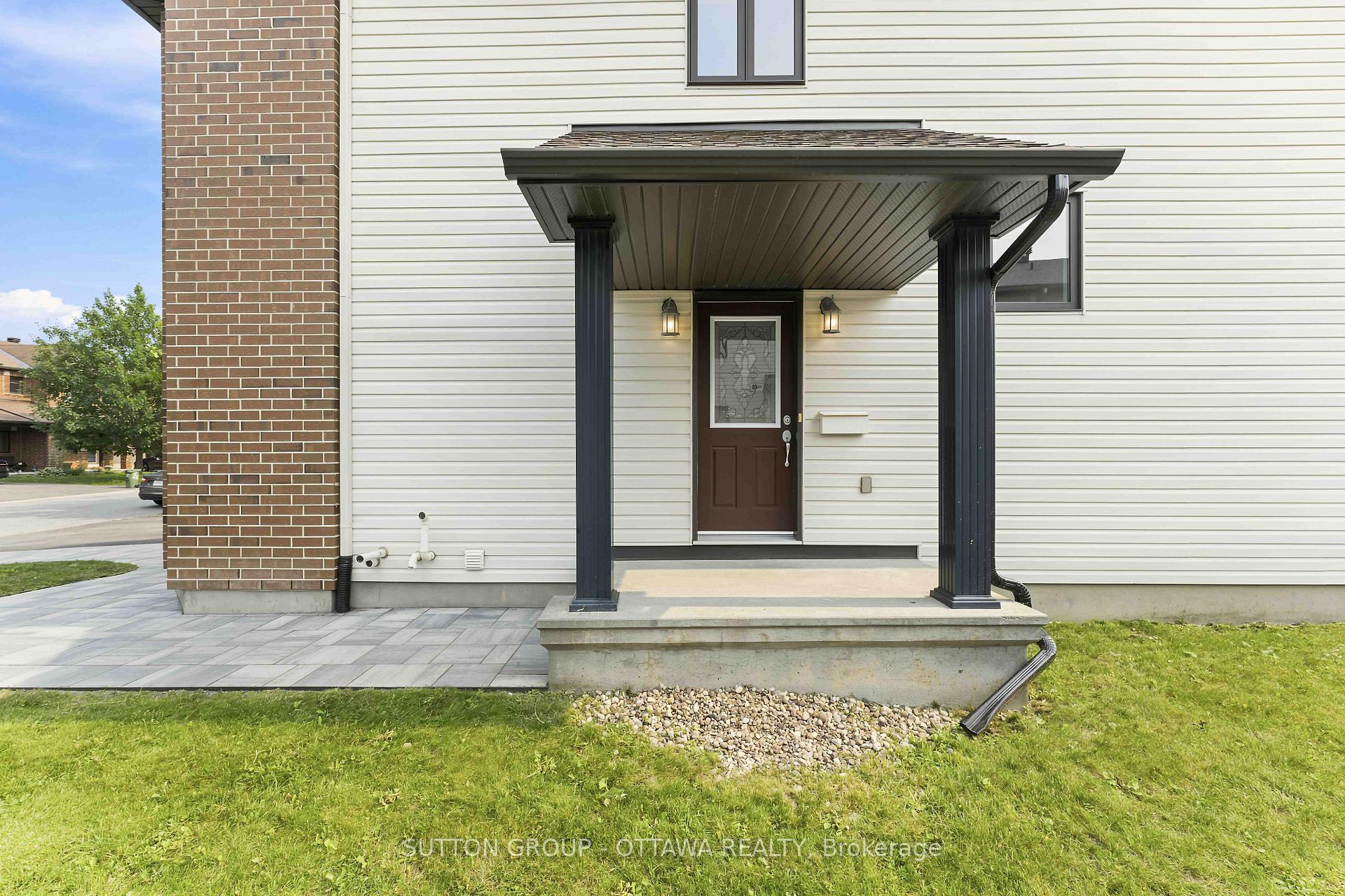 Photo 3 of 120 Dunforest Terrace, Ottawa, Barrhaven - Strandherd — HOMEH