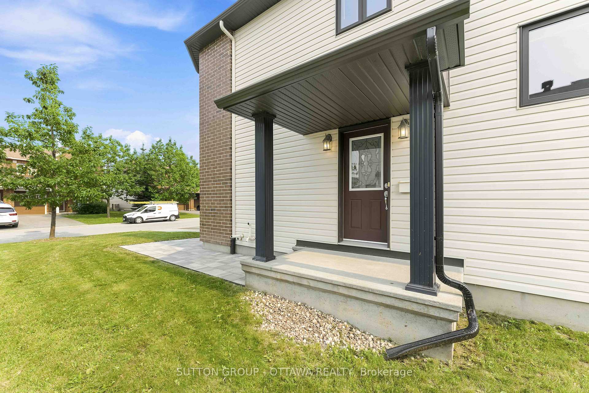 Photo 4 of 120 Dunforest Terrace, Ottawa, Barrhaven - Strandherd — HOMEH
