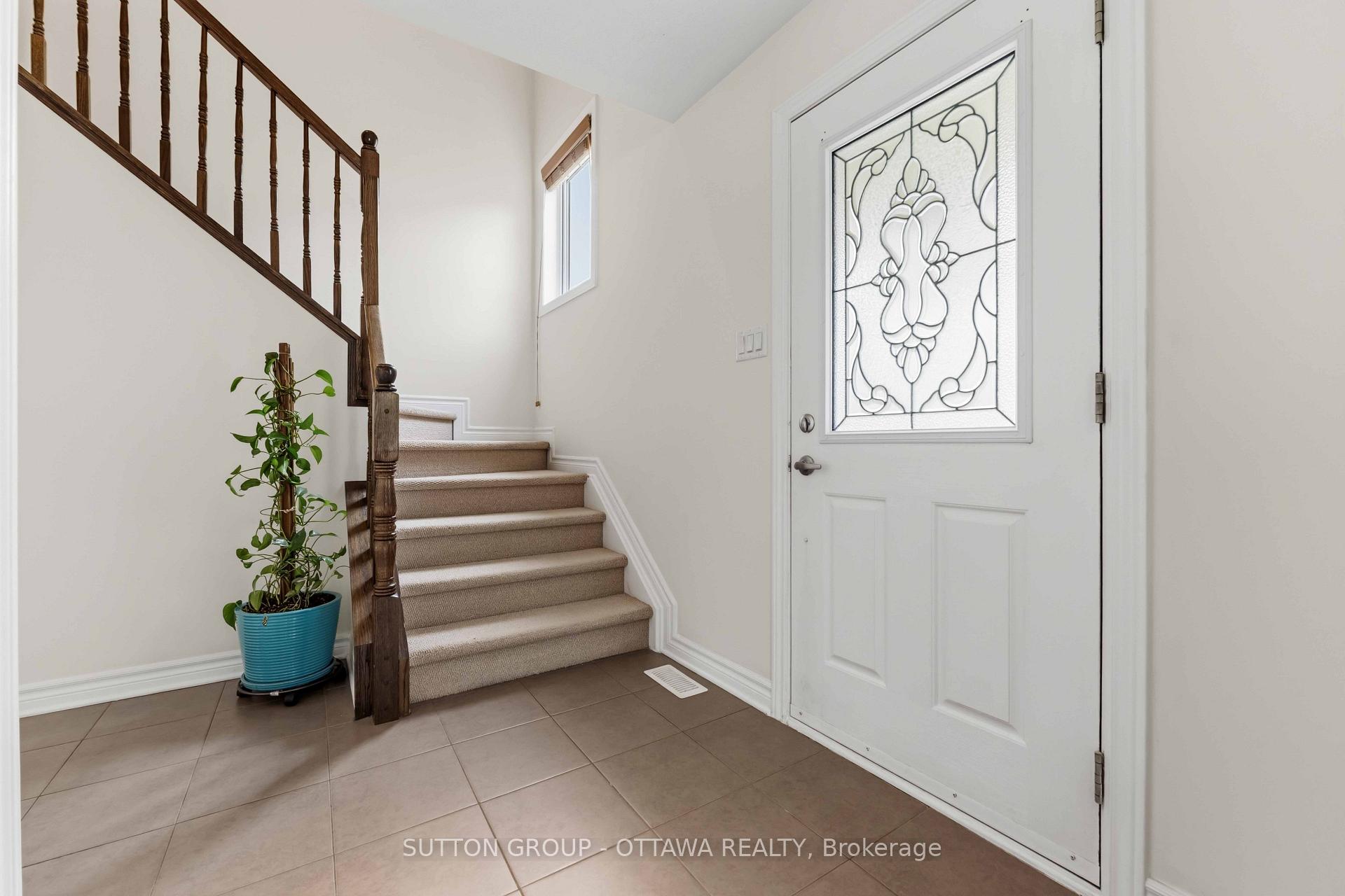 Photo 5 of 120 Dunforest Terrace, Ottawa, Barrhaven - Strandherd — HOMEH