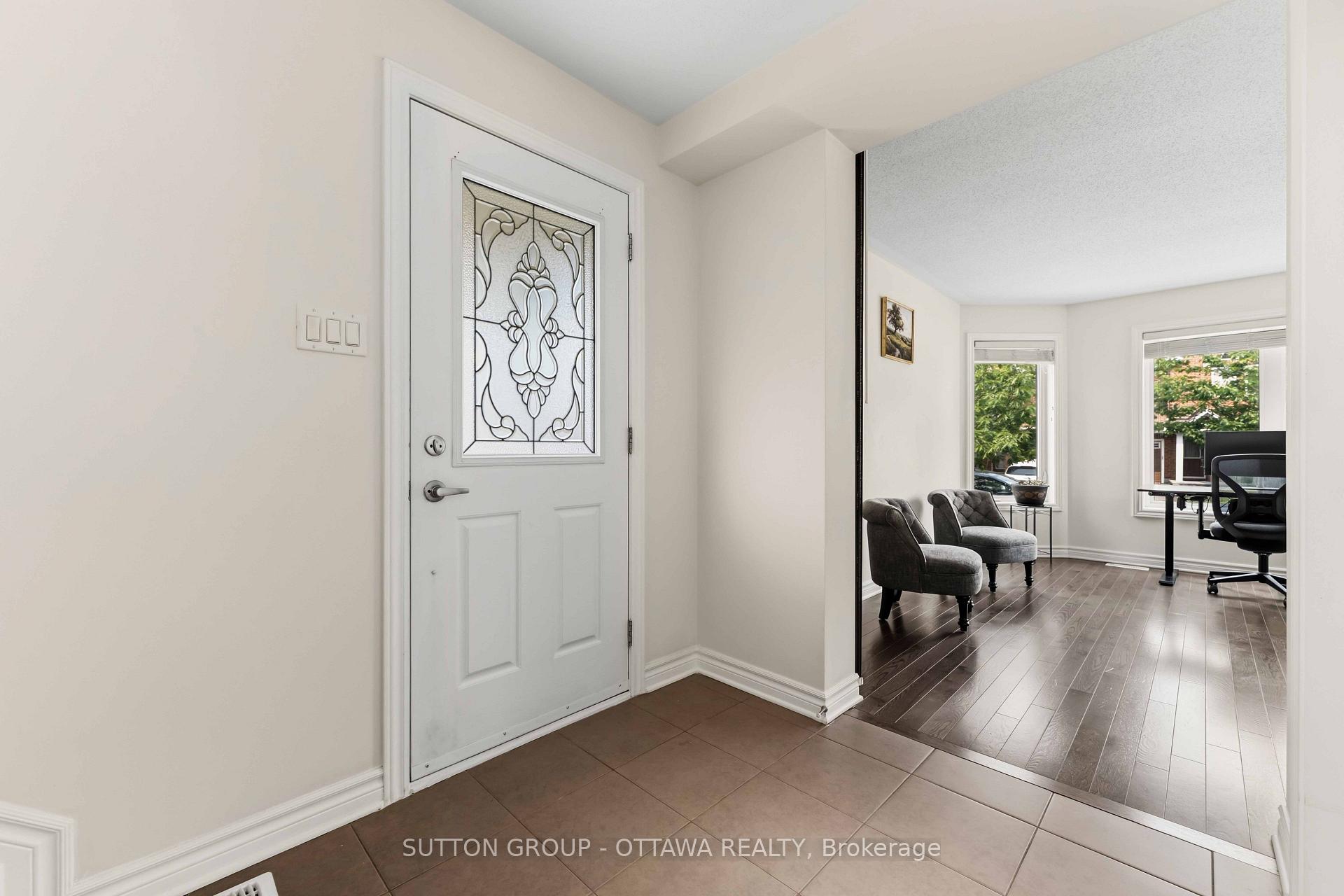 Photo 6 of 120 Dunforest Terrace, Ottawa, Barrhaven - Strandherd — HOMEH