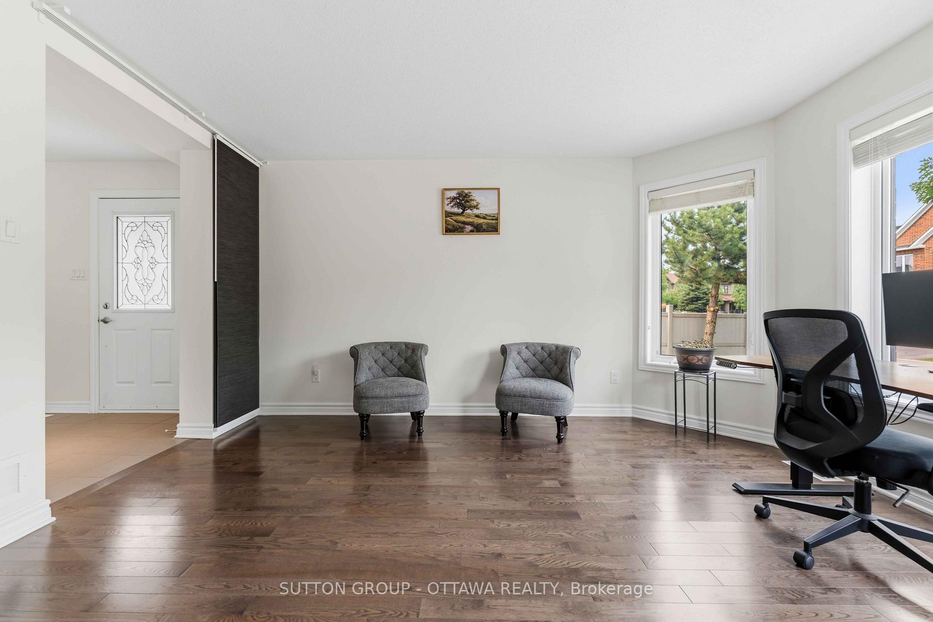 Photo 9 of 120 Dunforest Terrace, Ottawa, Barrhaven - Strandherd — HOMEH